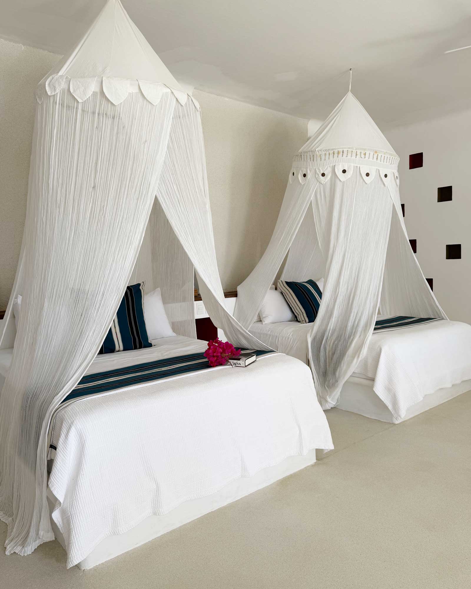 casa-inspiracion_palapa_puerto-escondido-oaxaca-mexico_interior-beds.jpg