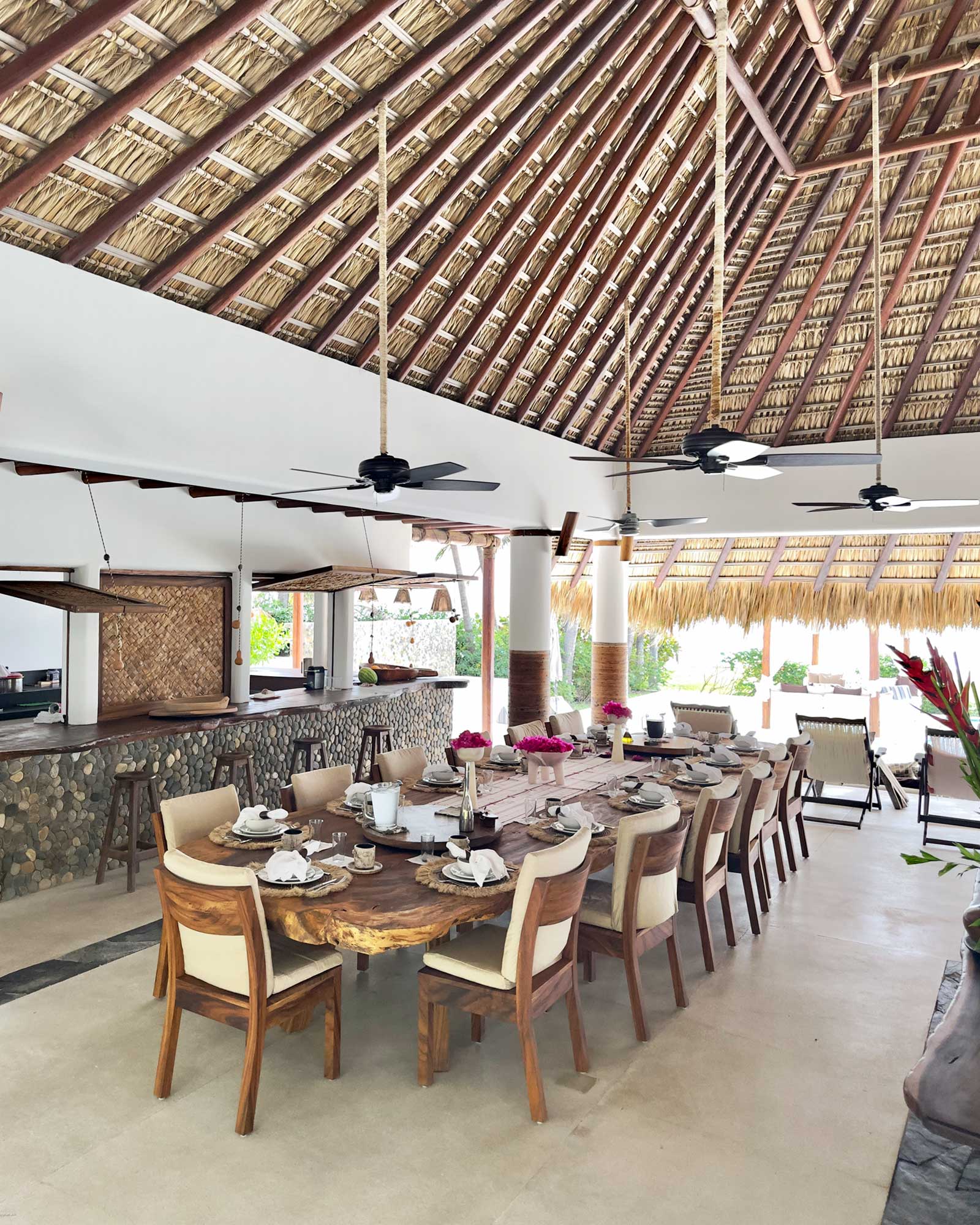 casa-inspiracion_palapa_puerto-escondido-oaxaca-mexico_interior-dining.jpg