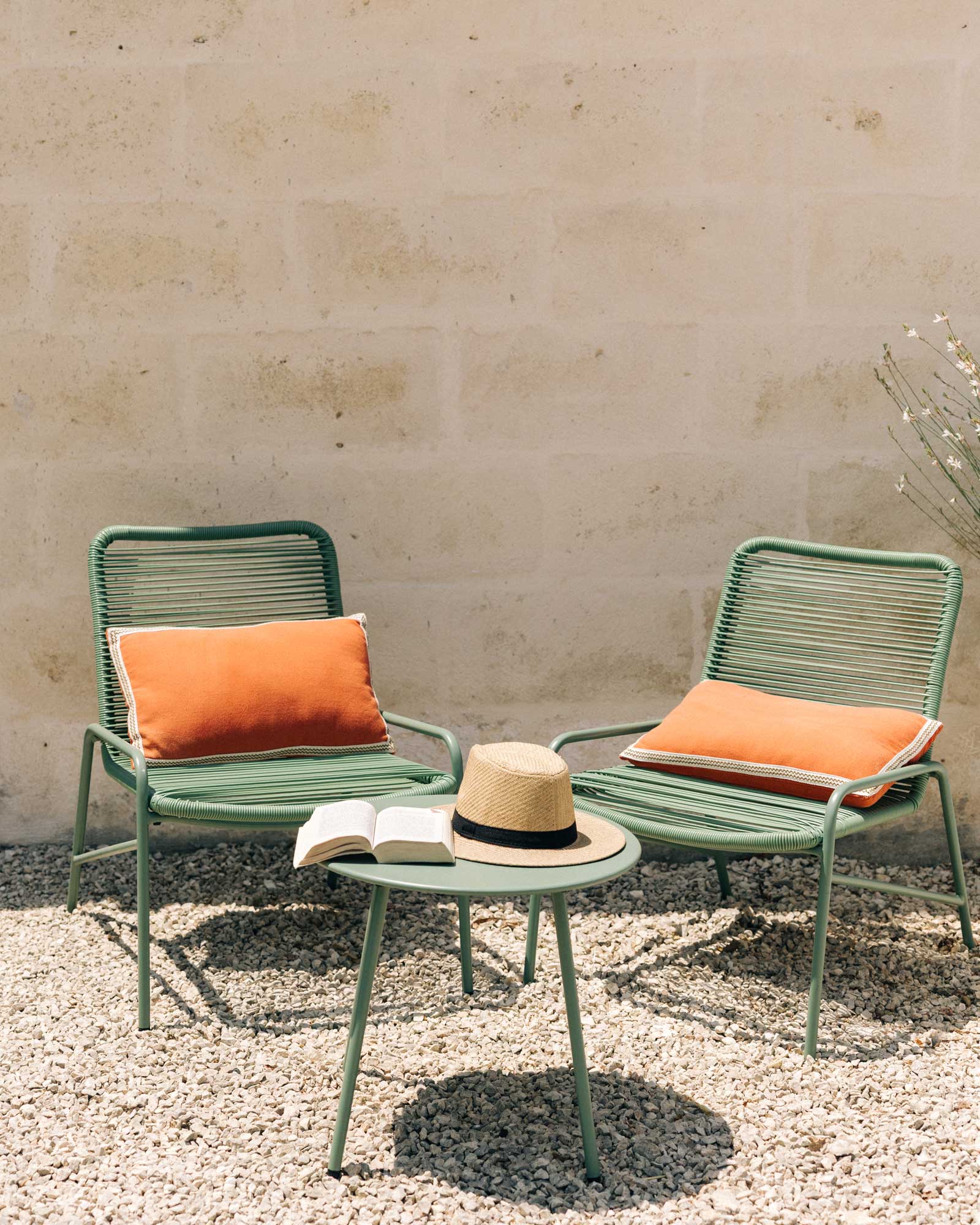 trullo-matteo_trullo_puglia-italy_exterior-chairs.jpg