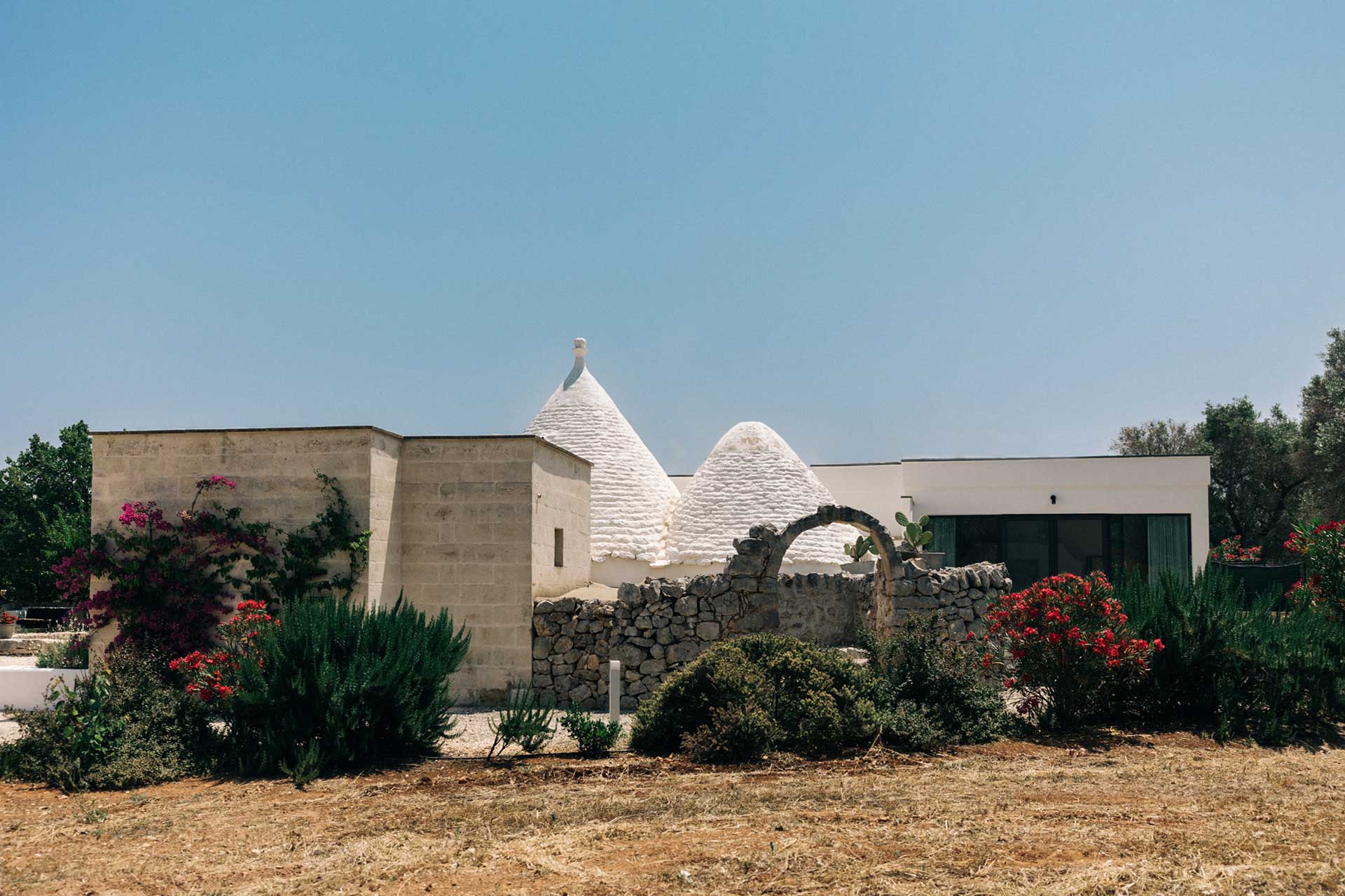 trullo-matteo_trullo_puglia-italy_exterior-facade.jpg
