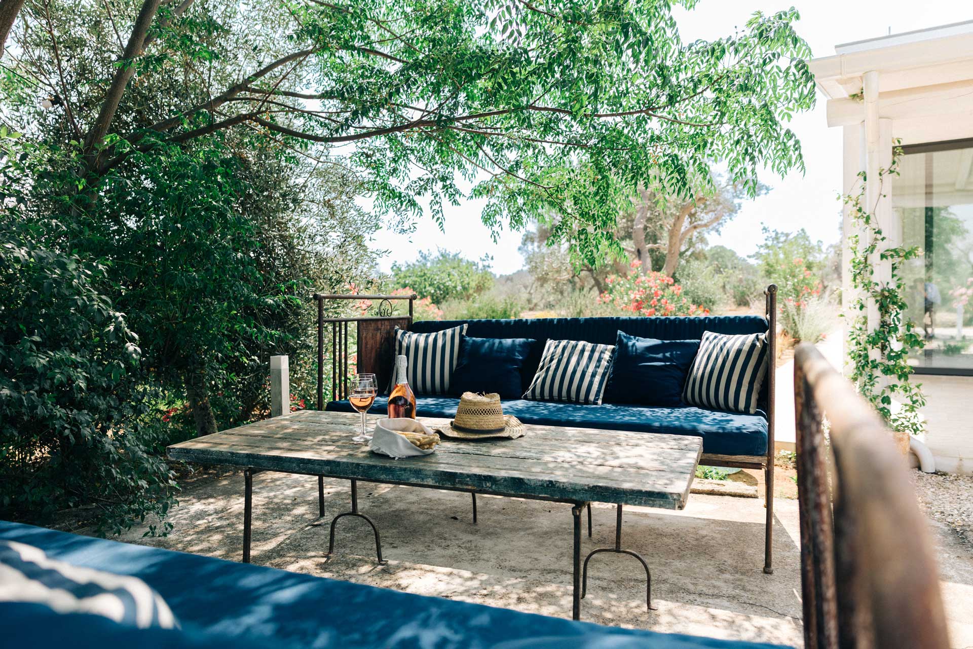 trullo-matteo_trullo_puglia-italy_exterior-terrace-sofa.jpg