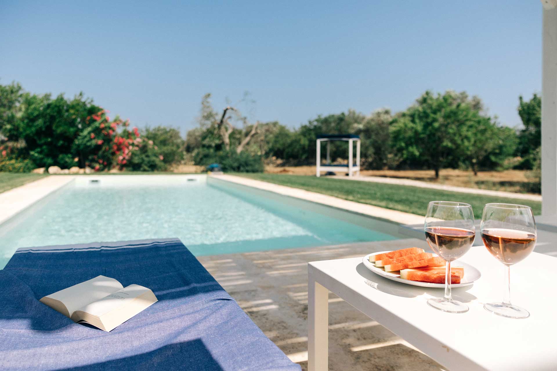 trullo-matteo_trullo_puglia-italy_exterior-wine.jpg