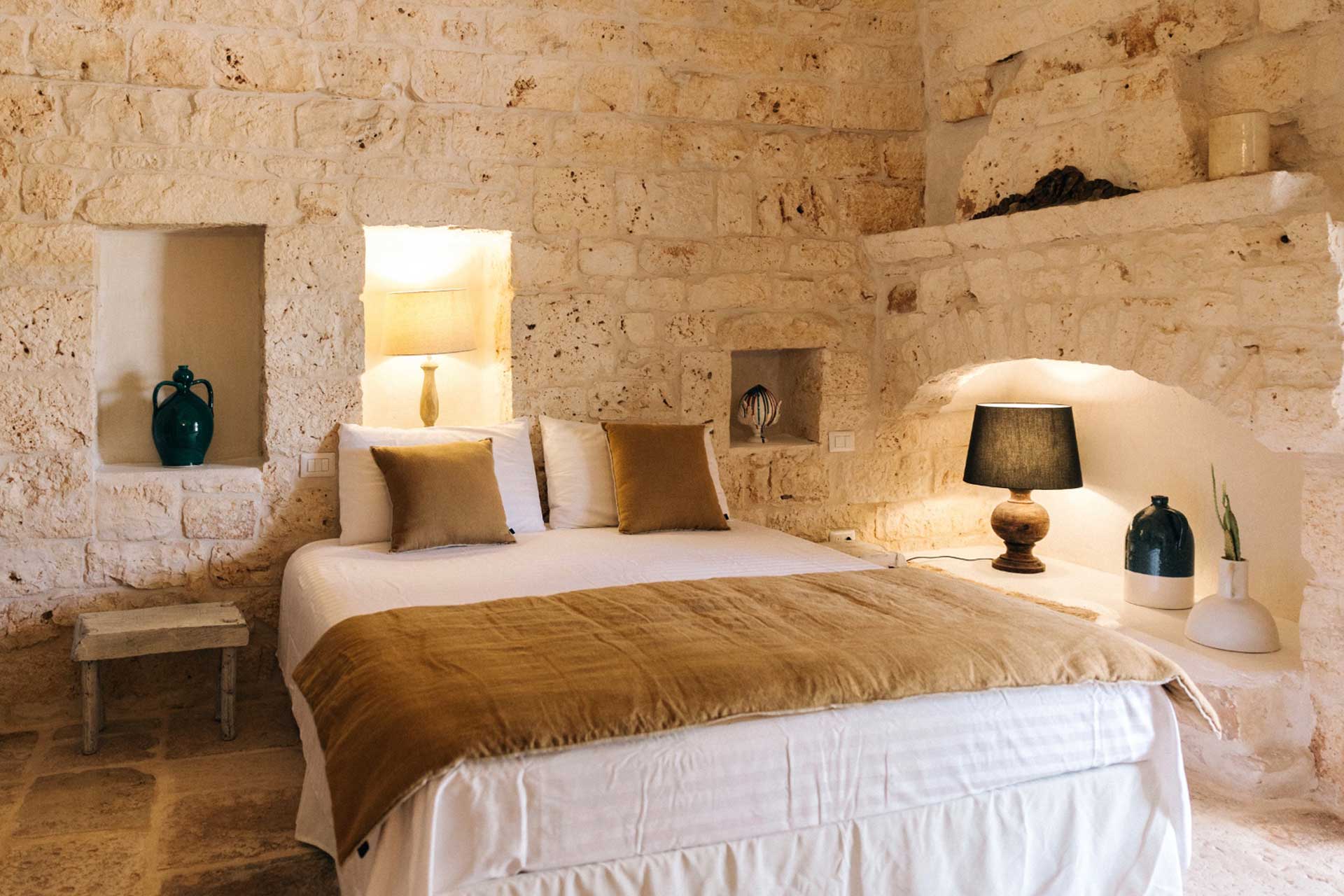 trullo-matteo_trullo_puglia-italy_interior-bed.jpg