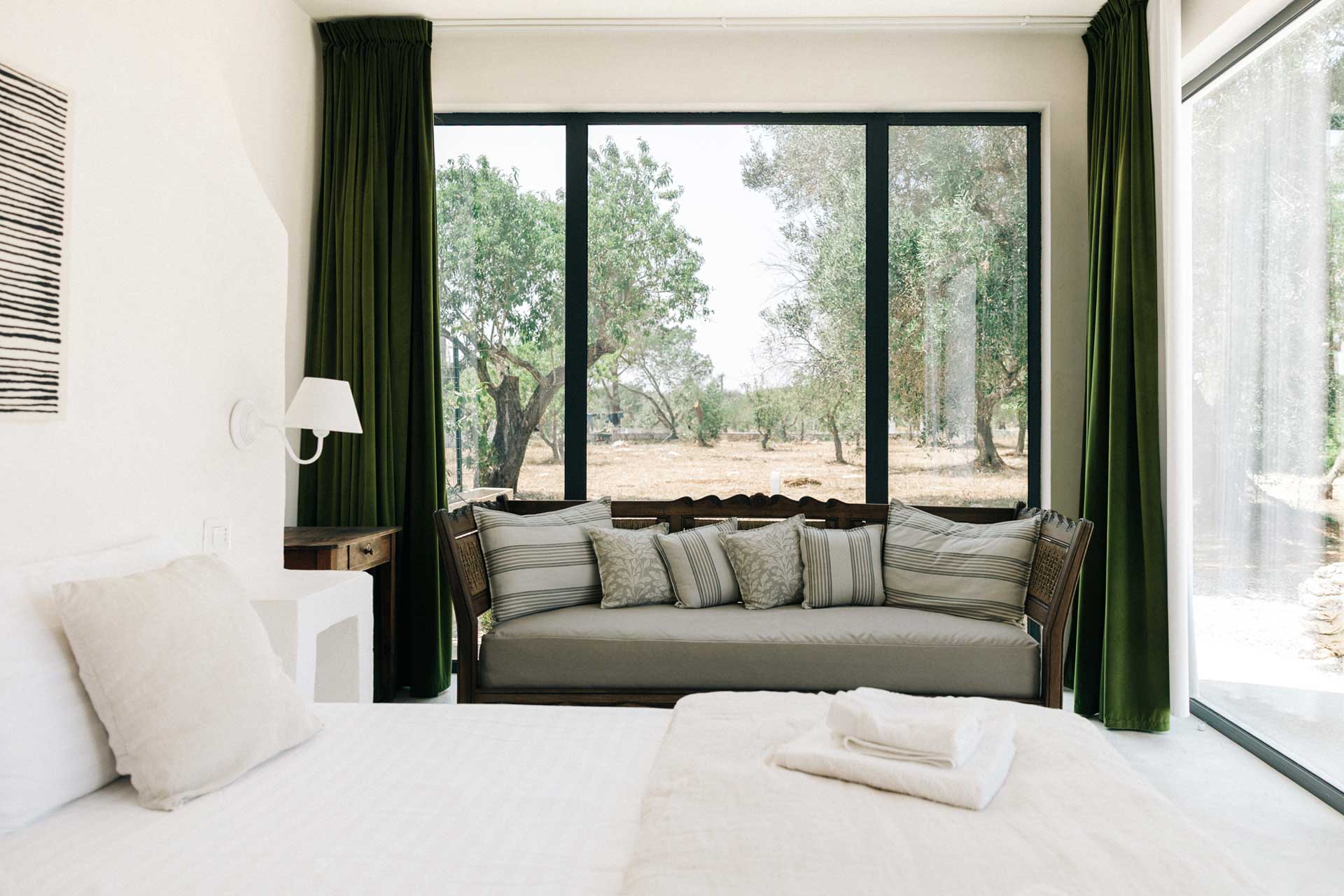 trullo-matteo_trullo_puglia-italy_interior-bedroom-window.jpg