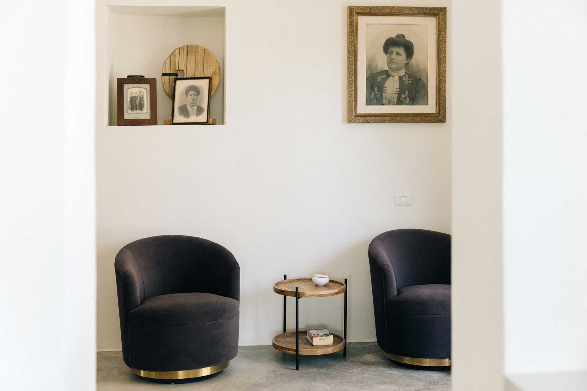trullo-matteo_trullo_puglia-italy_interior-chairs.jpg