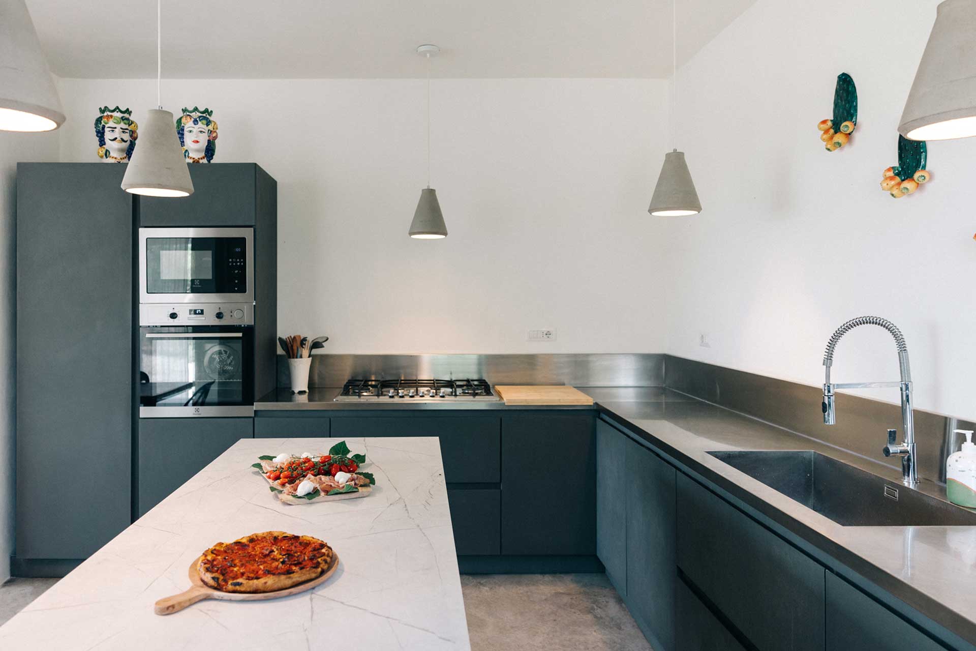 trullo-matteo_trullo_puglia-italy_interior-kitchen.jpg