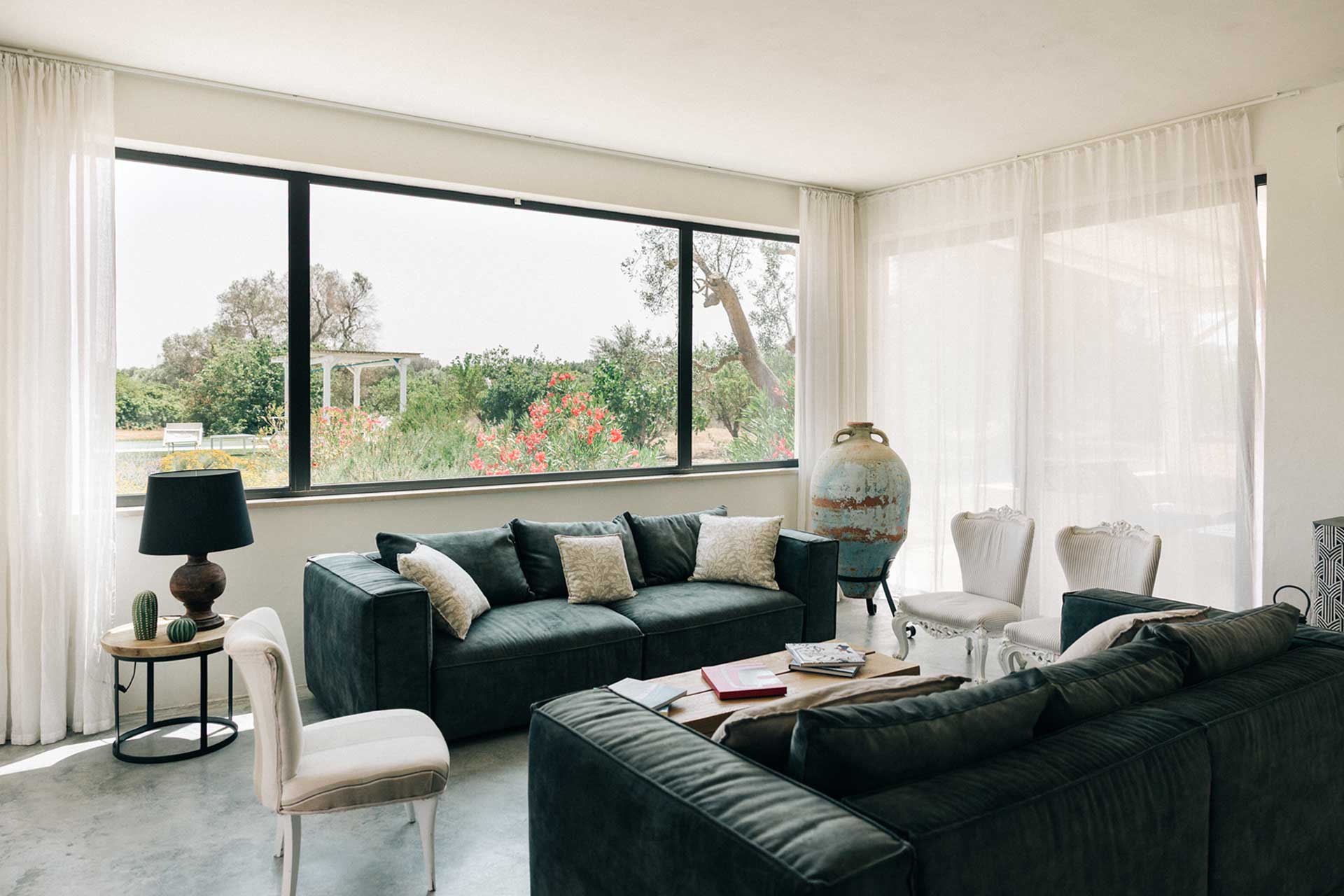trullo-matteo_trullo_puglia-italy_interior-living.jpg