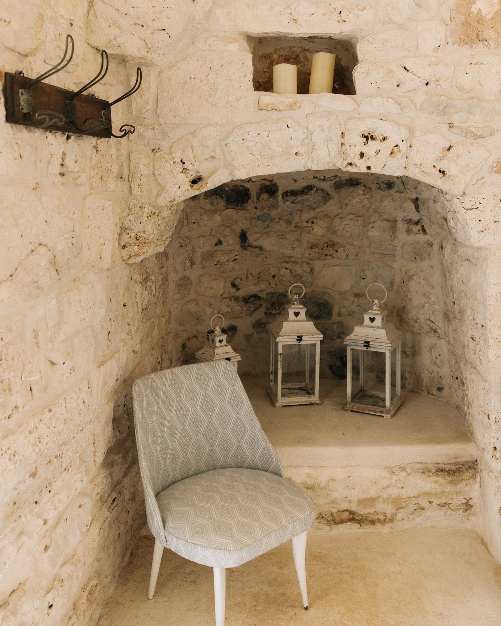 trullo-matteo_trullo_puglia-italy_interior-trullo-chair.jpg