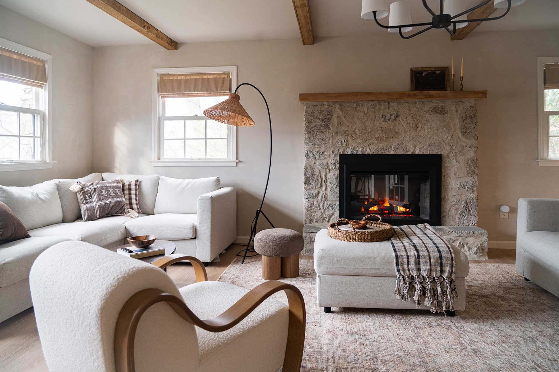 summit-821_chalet_nc-usa_interior-cover.jpg
