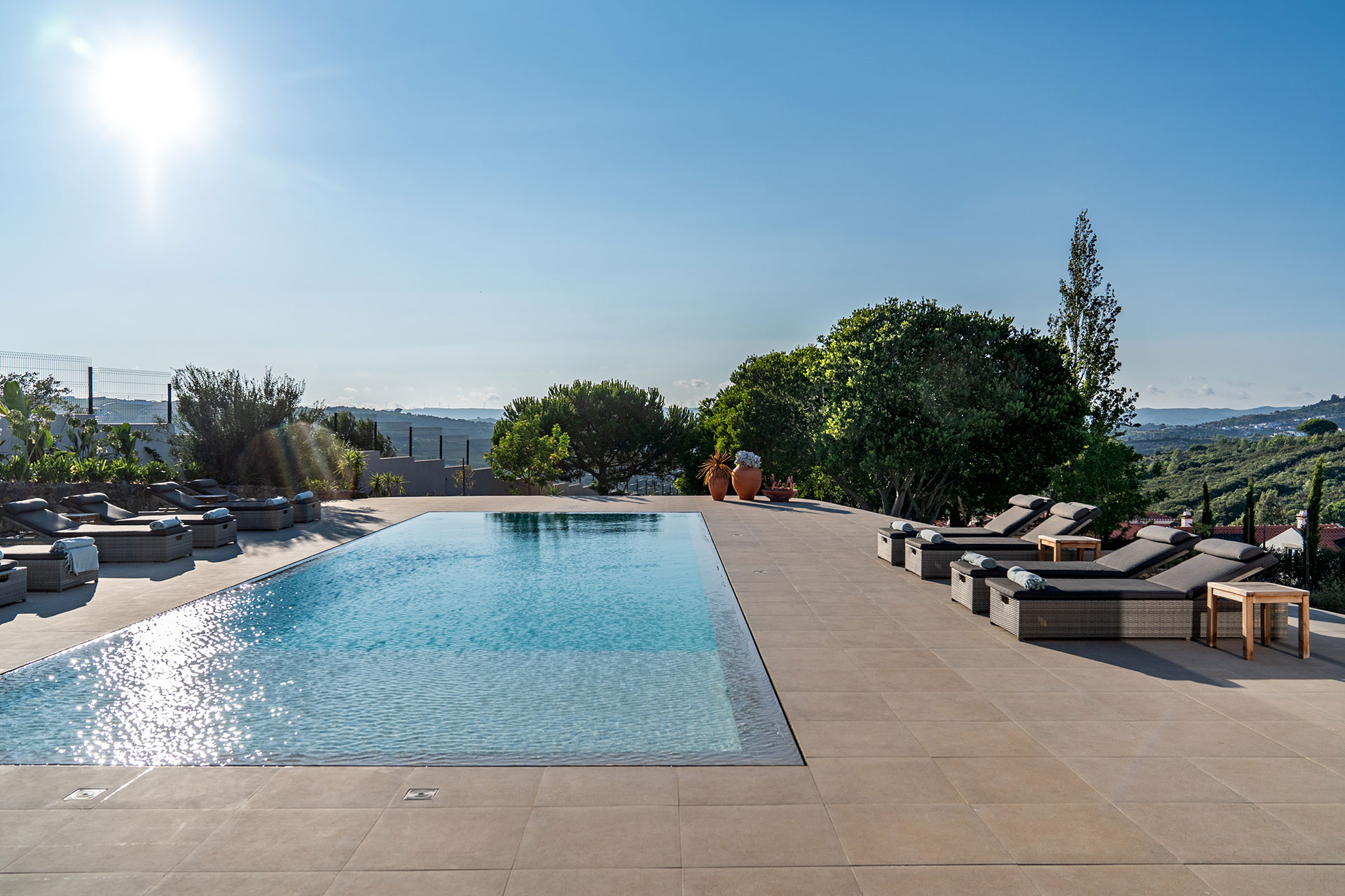 wine-country-villa_villa_alenquer-portugal_exterior-pool.jpg