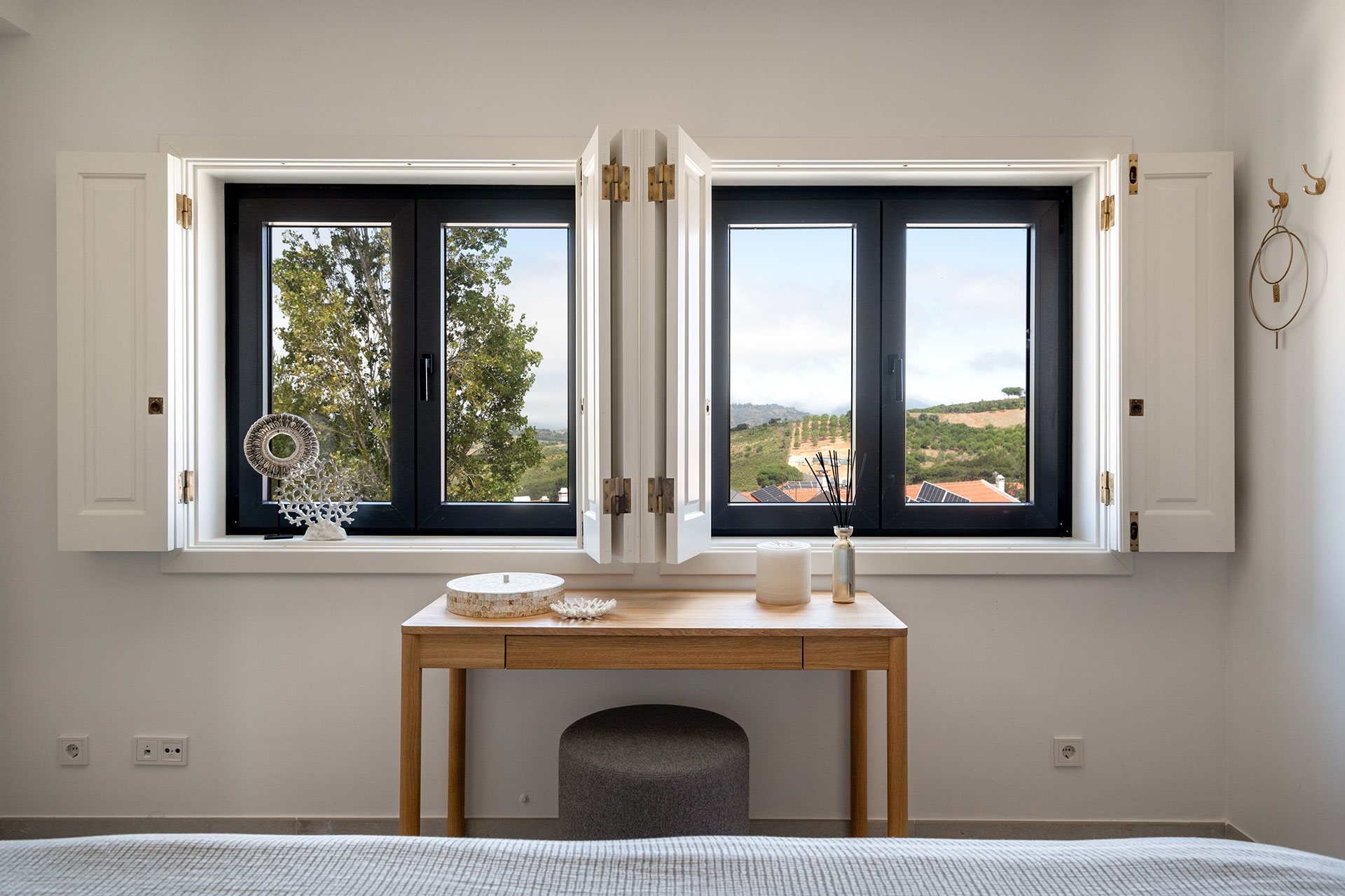 wine-country-villa_villa_alenquer-portugal_interior-bedroom-window.jpg