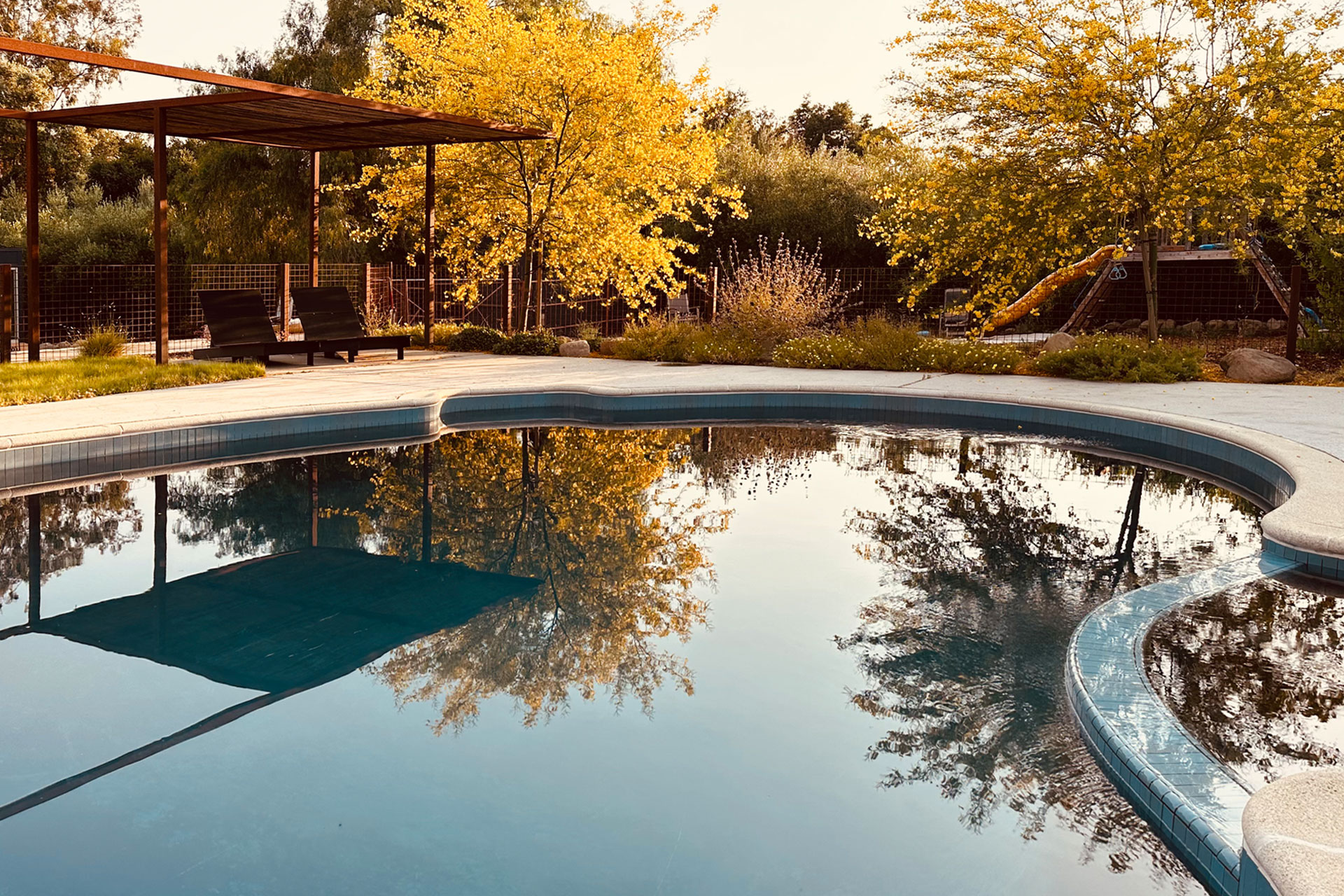 modern-east-end-ranch-with-pool_house_california-usa_exterior-pool.jpg