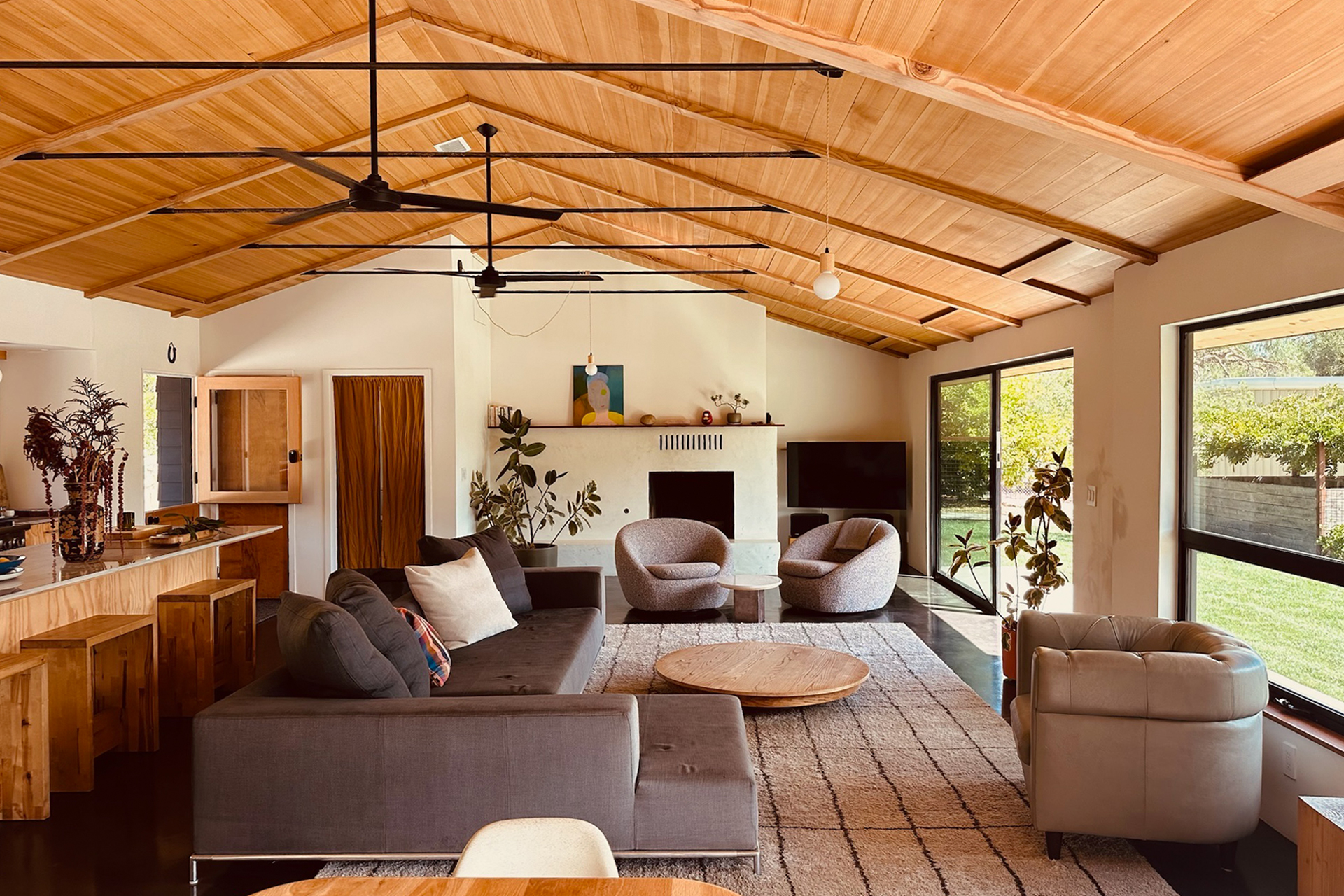 modern-east-end-ranch_house_ojai-california-usa_interior-design.jpg