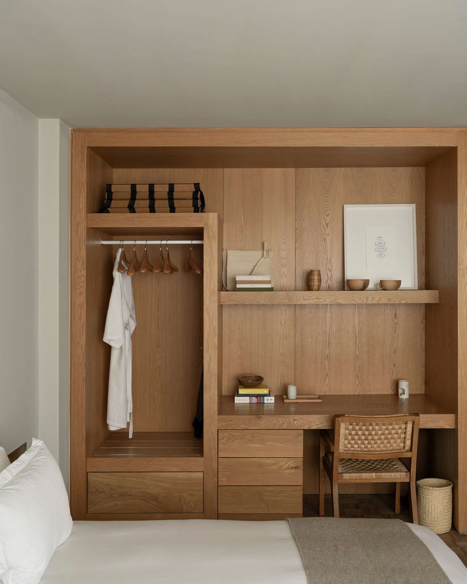 casa-teo_apartment_cdmx-mexico_interior-bedroom-desk.jpg