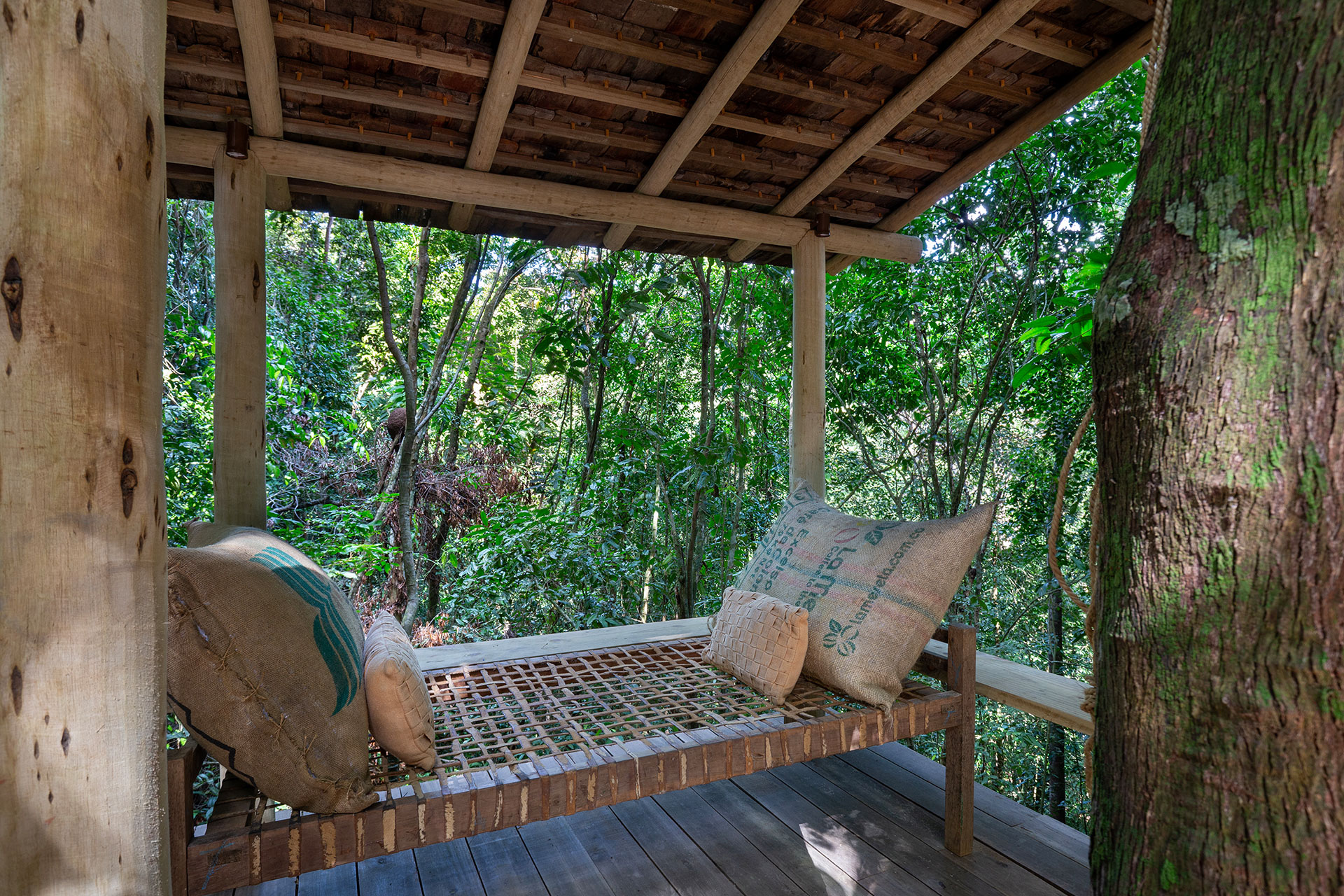 casa-mata-awe_house_bahia-brazil_exterior-seat.jpg