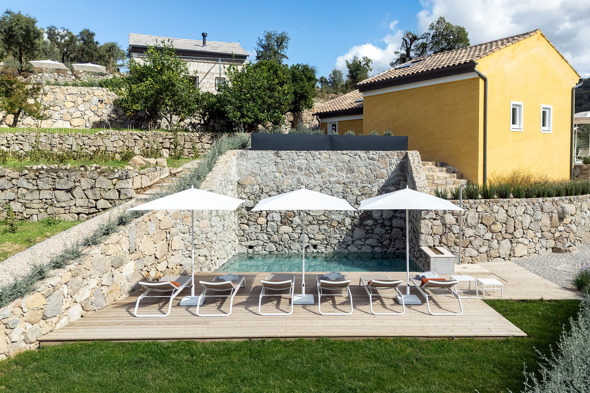 quinta-da-lila-the-yellow-house_estate_Faro-District-portugal_exterior-pool.jpg