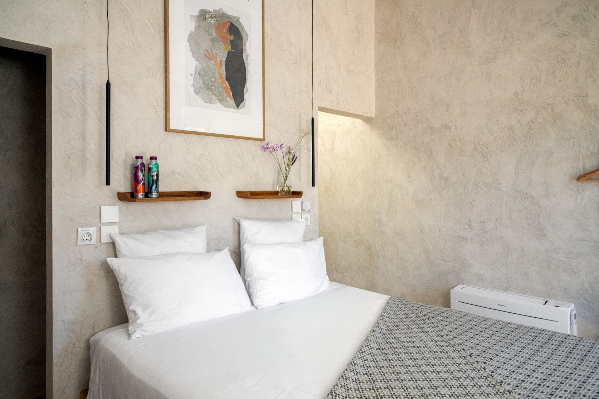 quinta-da-lila-the-yellow-house_estate_Faro-District-portugal_interior-bedroom.jpg
