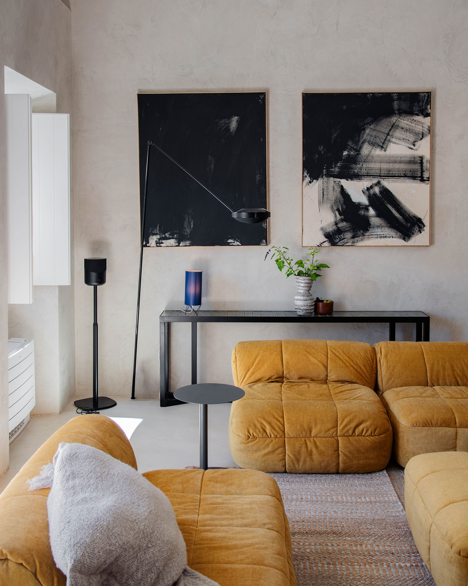 quinta-da-lila-the-yellow-house_estate_Faro-District-portugal_interior-detail.jpg