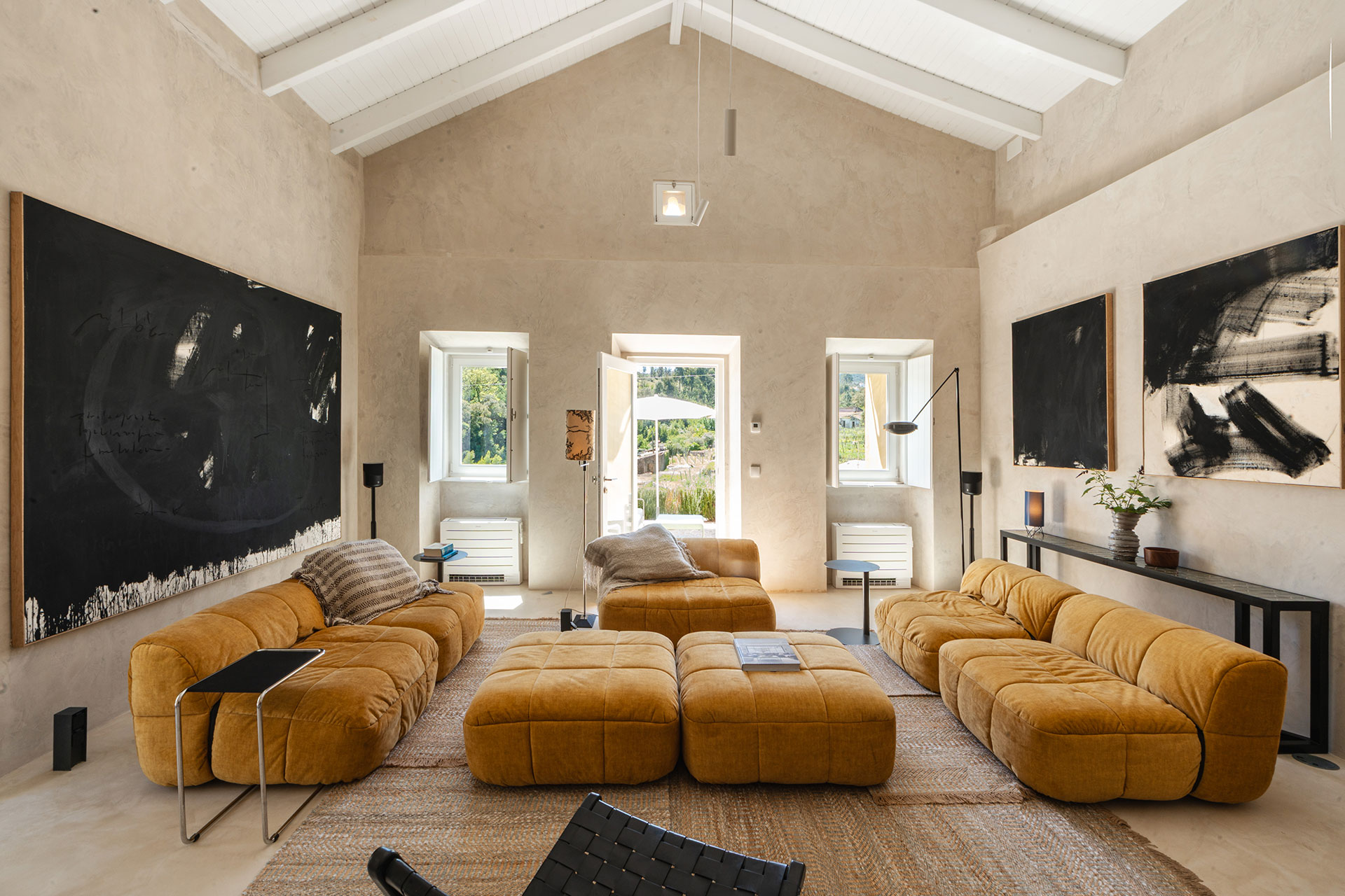 quinta-da-lila-the-yellow-house