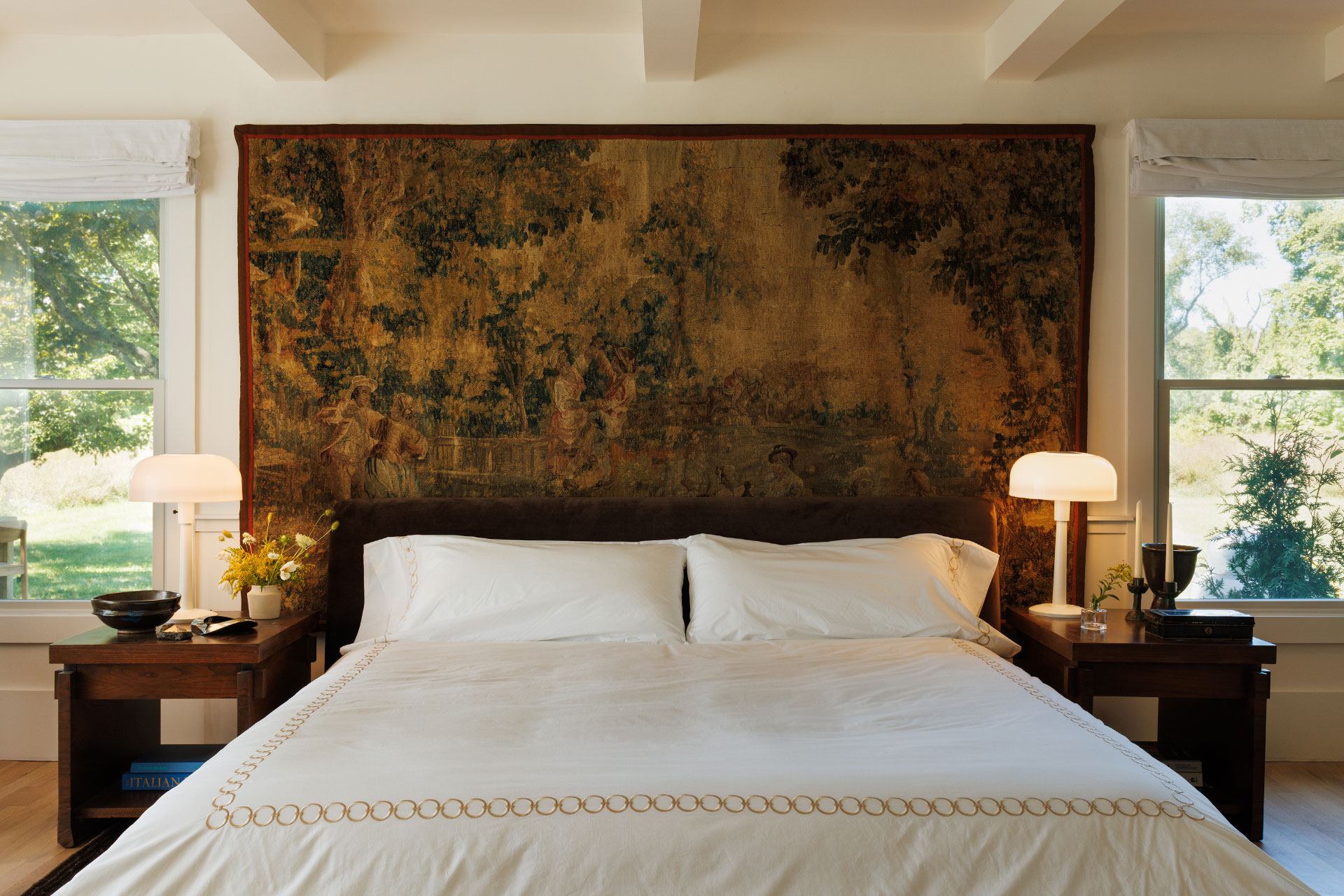 callisto-hilltop-house_country-house_new-york-usa_interior-bedroom.jpg