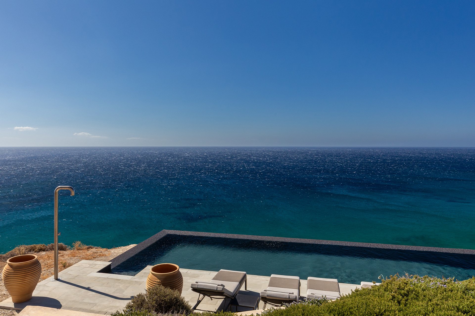 villa-zephyria_villa_milos-greece_exterior-pool-view-design.jpg