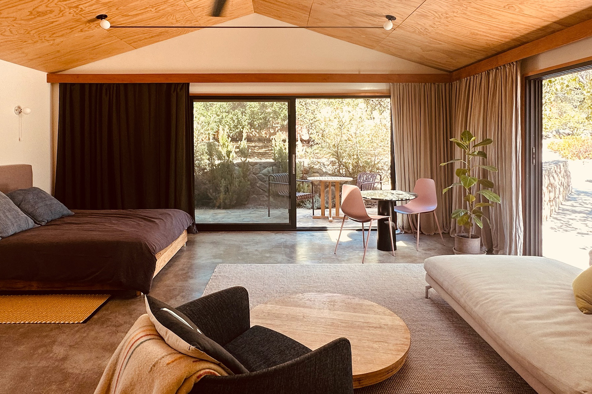 modern-east-end-ranch_house_ojai-california-usa_studio-interior.jpg