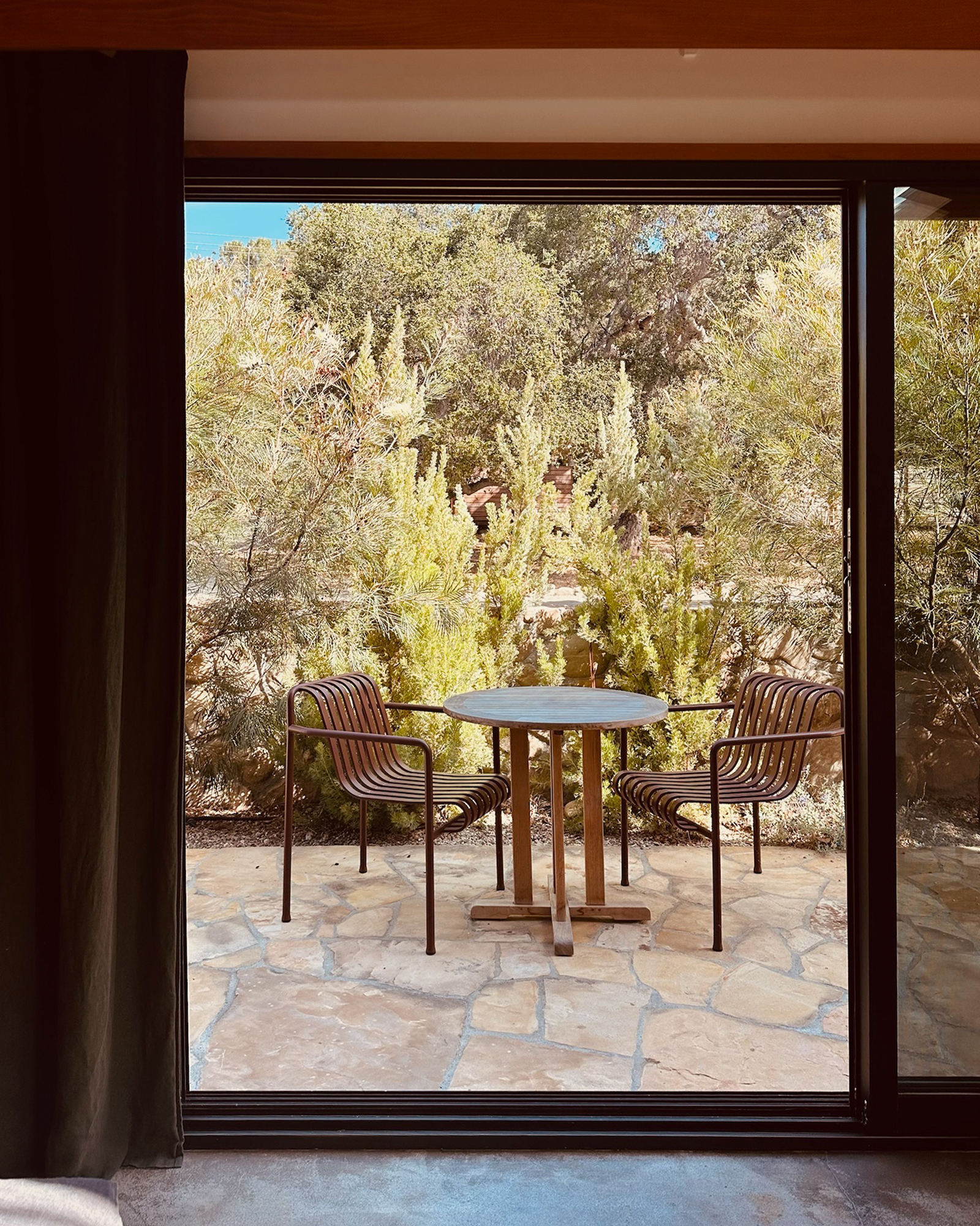 modern-east-end-studio_studio_california-usa_interior-exterior.jpg