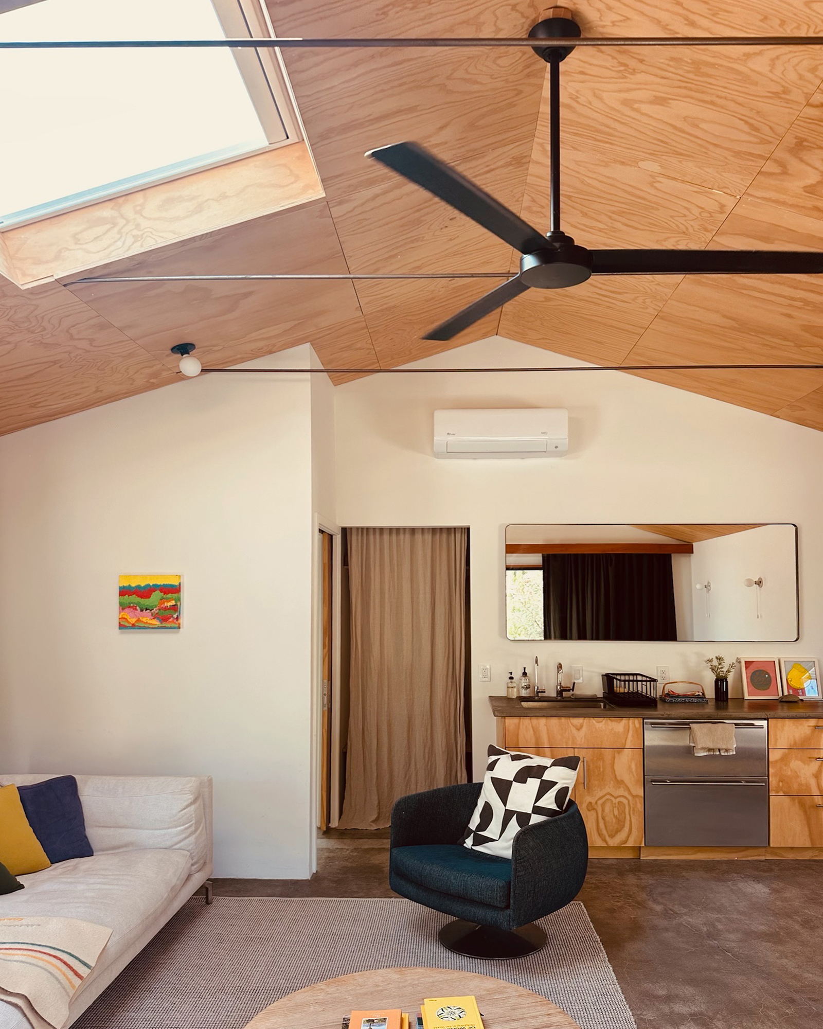 modern-east-end-studio_studio_california-usa_interior-space.jpg