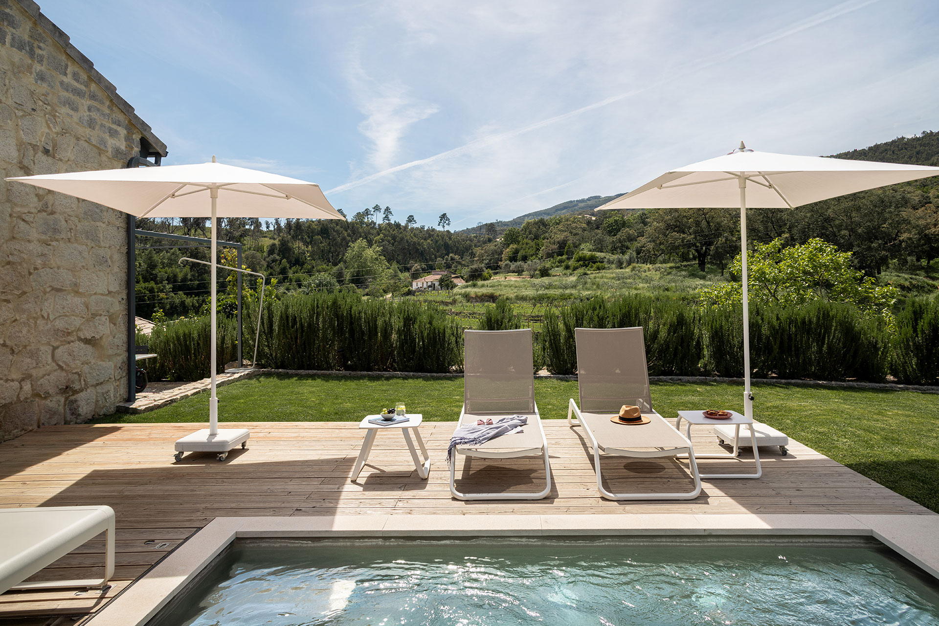 quinta-da-lila-the-granite-house_estate_Faro-District-portugal_exterior-pool-view.jpg