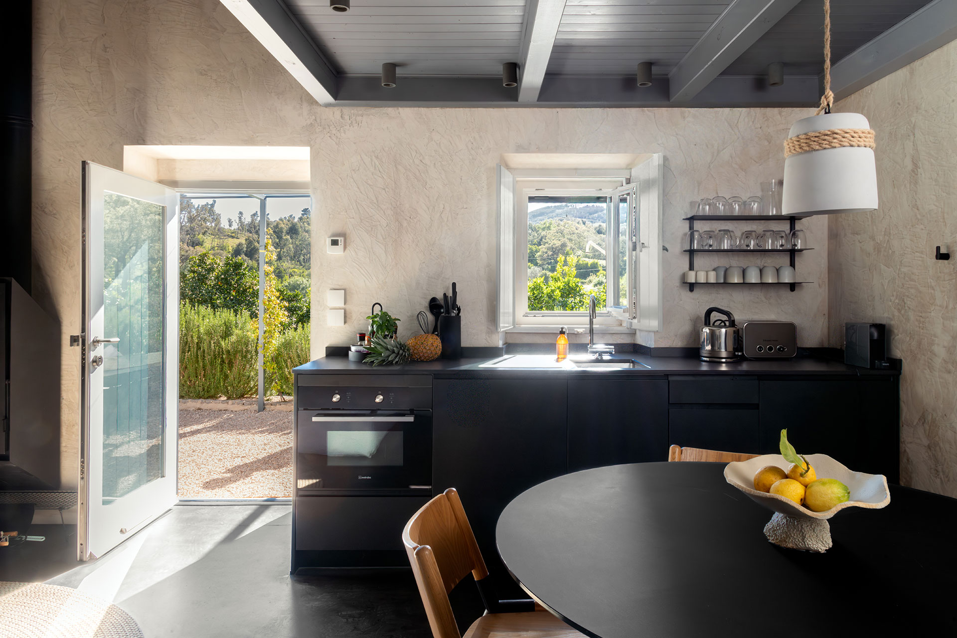 quinta-da-lila-the-granite-house_estate_Faro-District-portugal_interior-kitchen.jpg