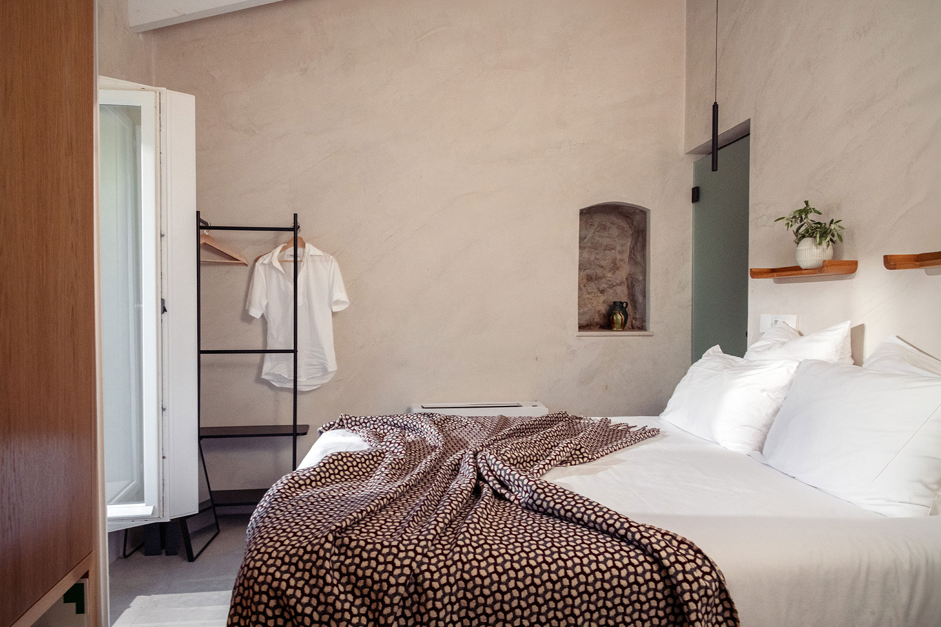 quinta-da-lila-the-bakers-cottage_estate_Faro-District-portugal_interior-bedroom.jpg