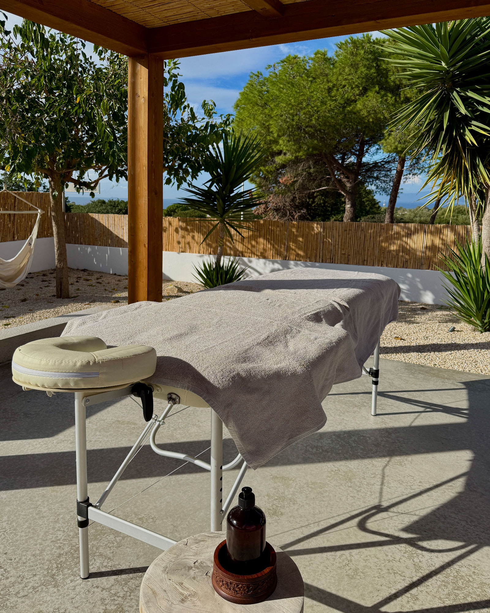 villa-maillard_house_Sardinia-italy_exterior-massage.jpg