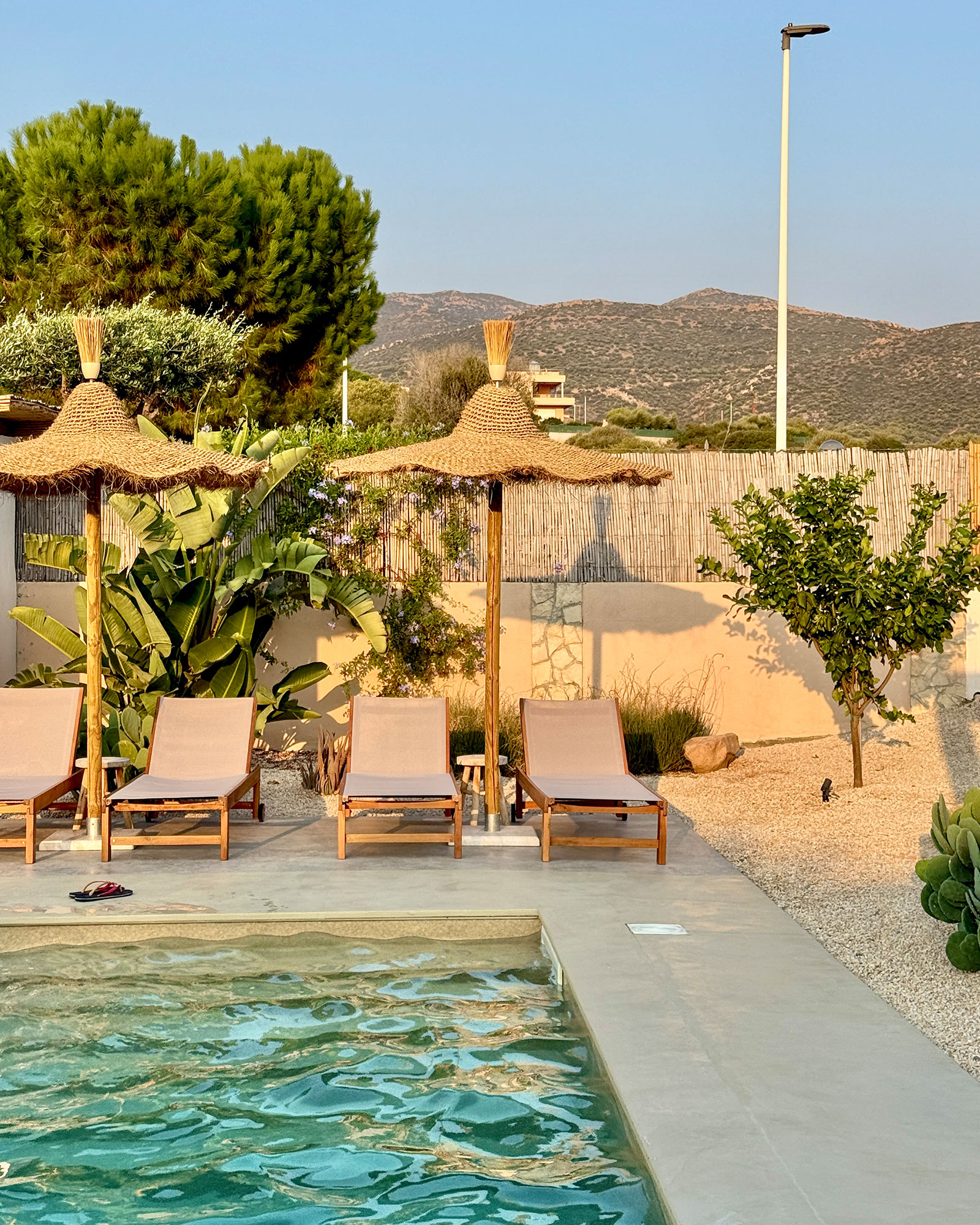 villa-maillard_house_Sardinia-italy_exterior-pool.jpg