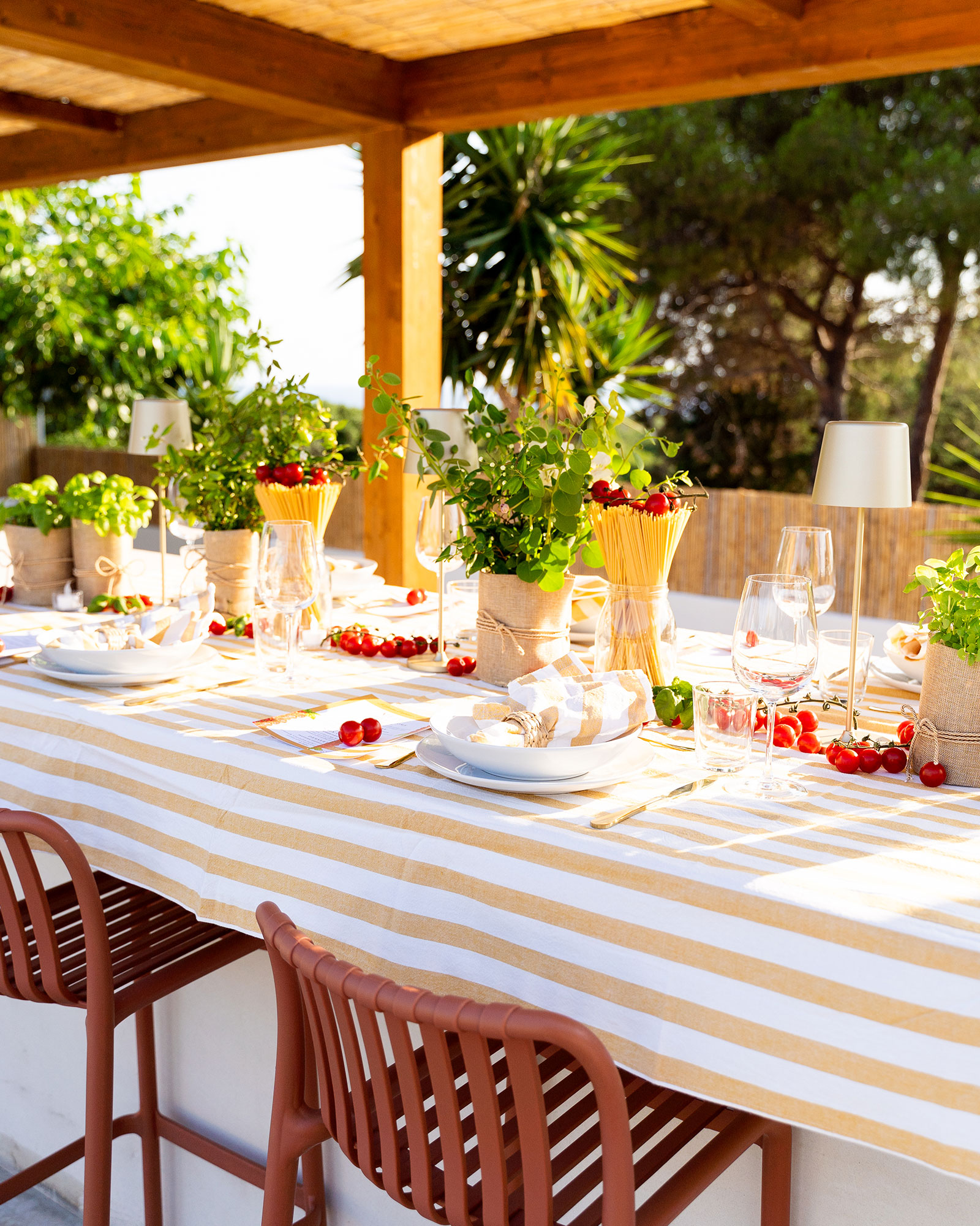 villa-maillard_house_Sardinia-italy_exterior-table-design.jpg