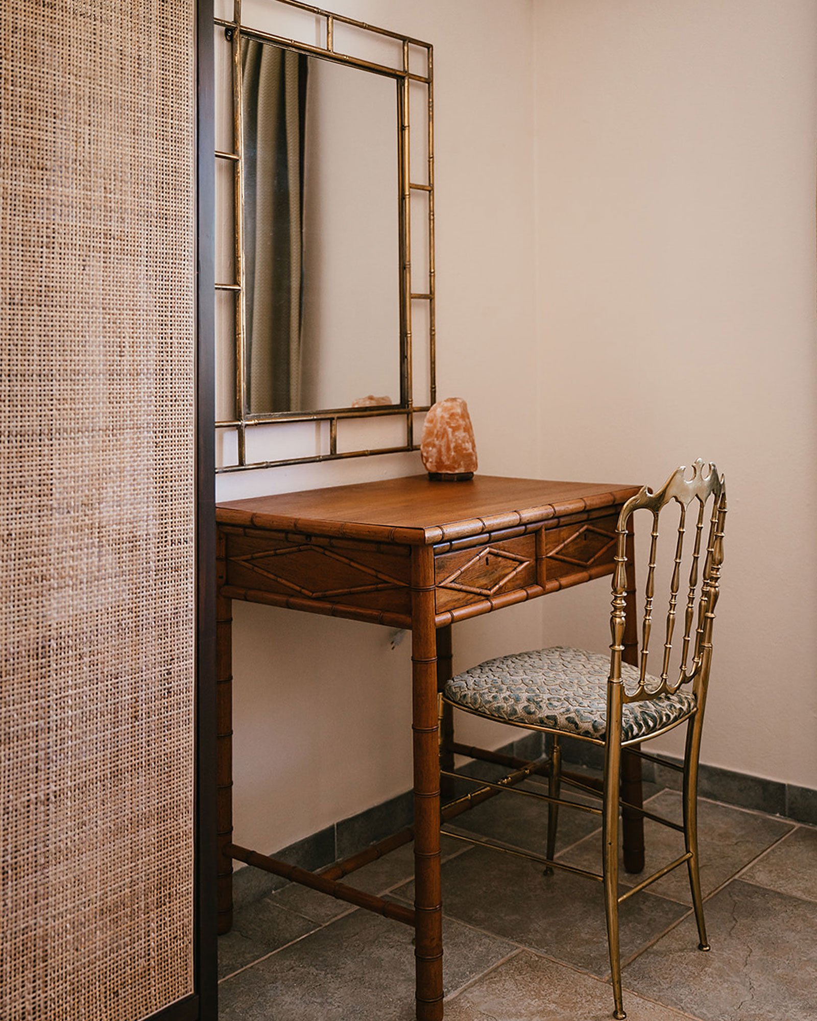 villa-maillard_house_Sardinia-italy_interior-desk.jpg