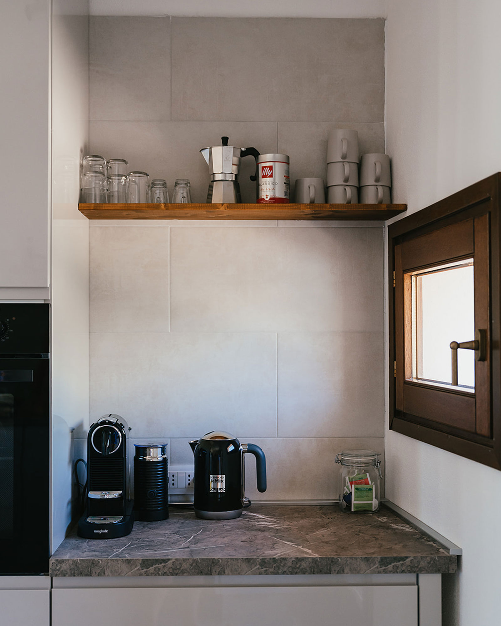 villa-maillard_house_Sardinia-italy_interior-kitchen-detail.jpg