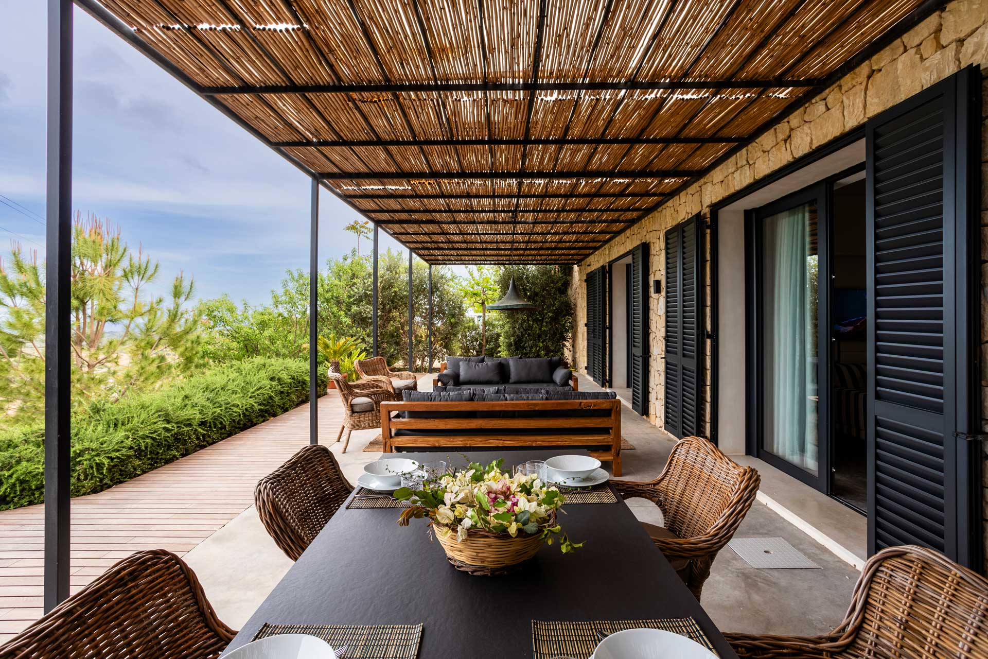 villa-vogue-retreat_villa_sicilia-italy_exterior-terrace.jpg