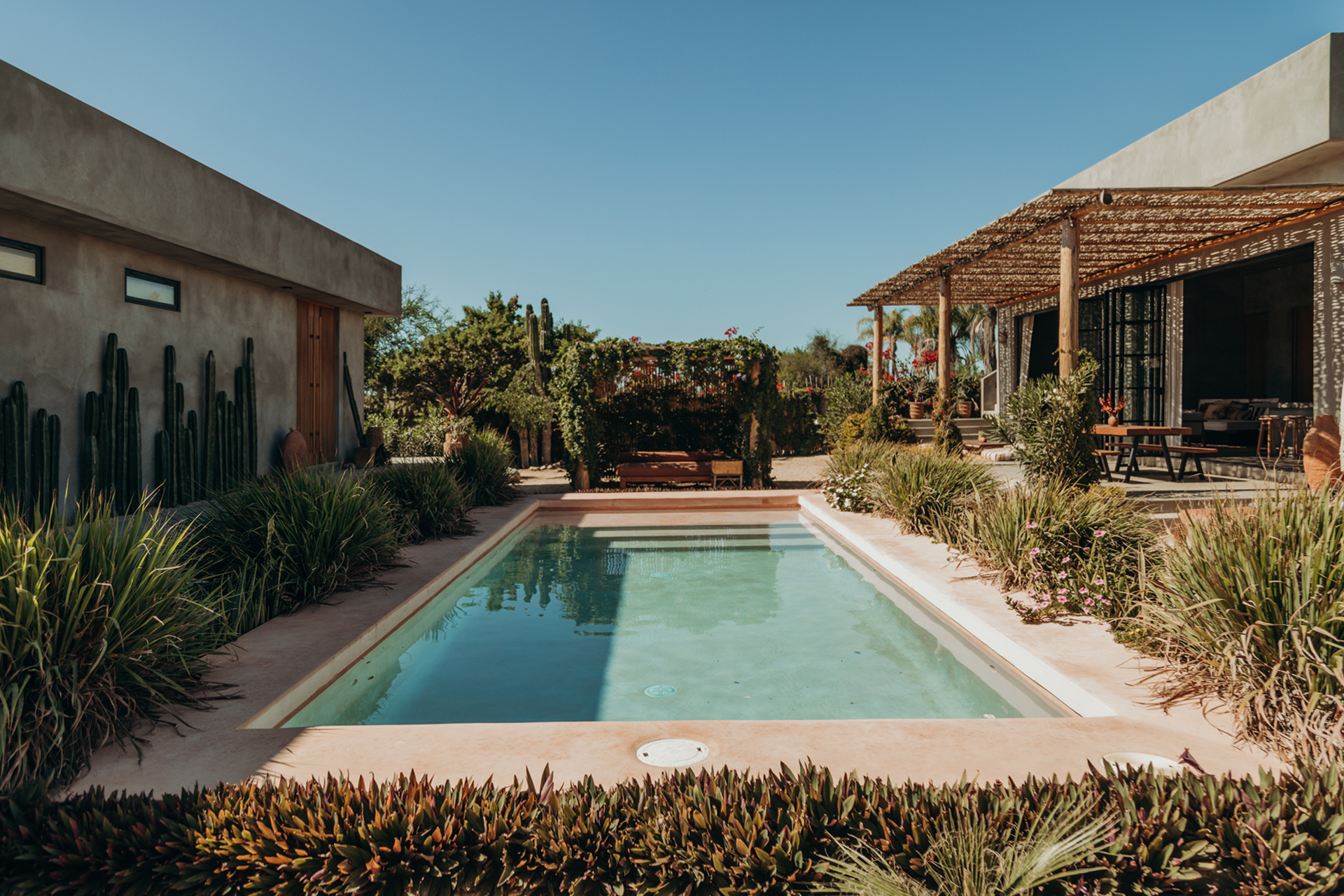 casa-de-zorros_house_el-pescadero-baja-california-sur-mexico_exterior-pool-design.jpg