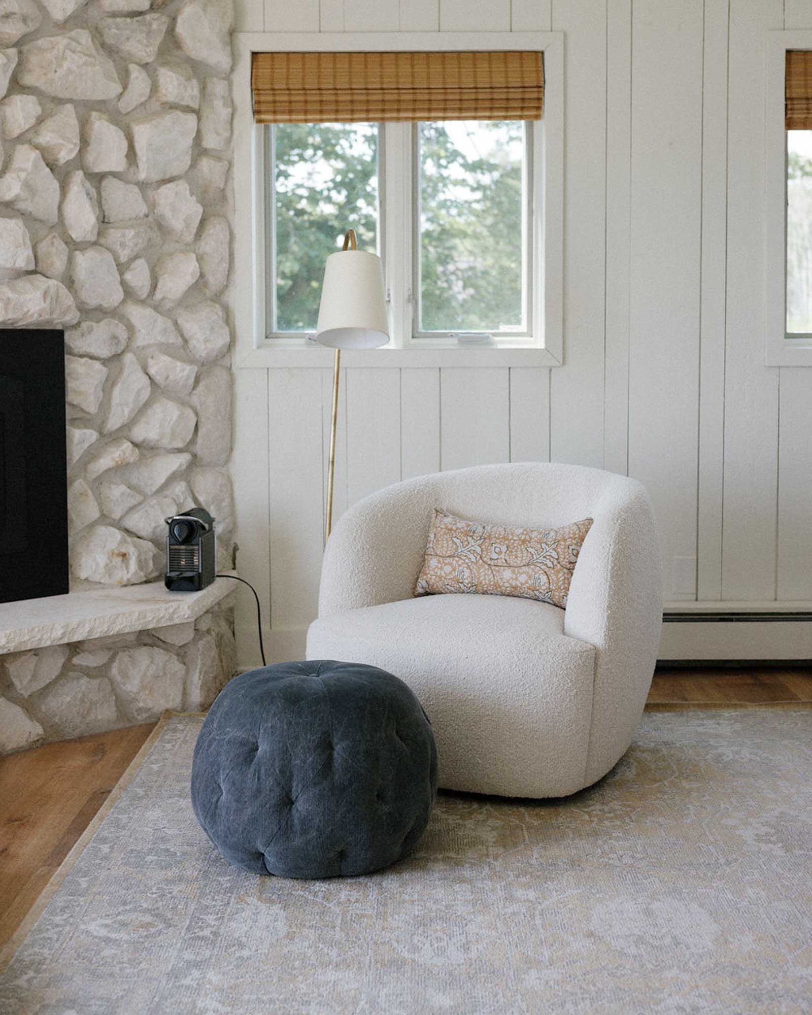 the-asher_house_wisconsin-usa_interior-sofa.jpg