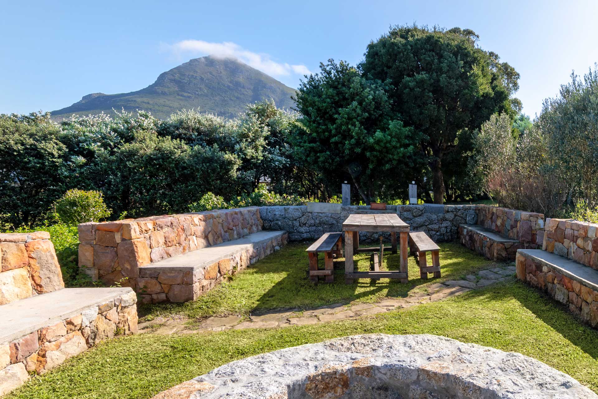 kinghorns-gardens-luxury-retreat-and-farm-garden_estate_cape-town-south-africa_exterior-table.jpg