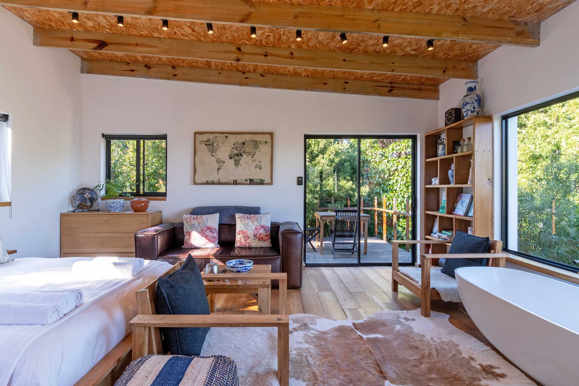 kinghorns-gardens-luxury-retreat-and-farm-garden_estate_cape-town-south-africa_interior-bed-room-space.jpg