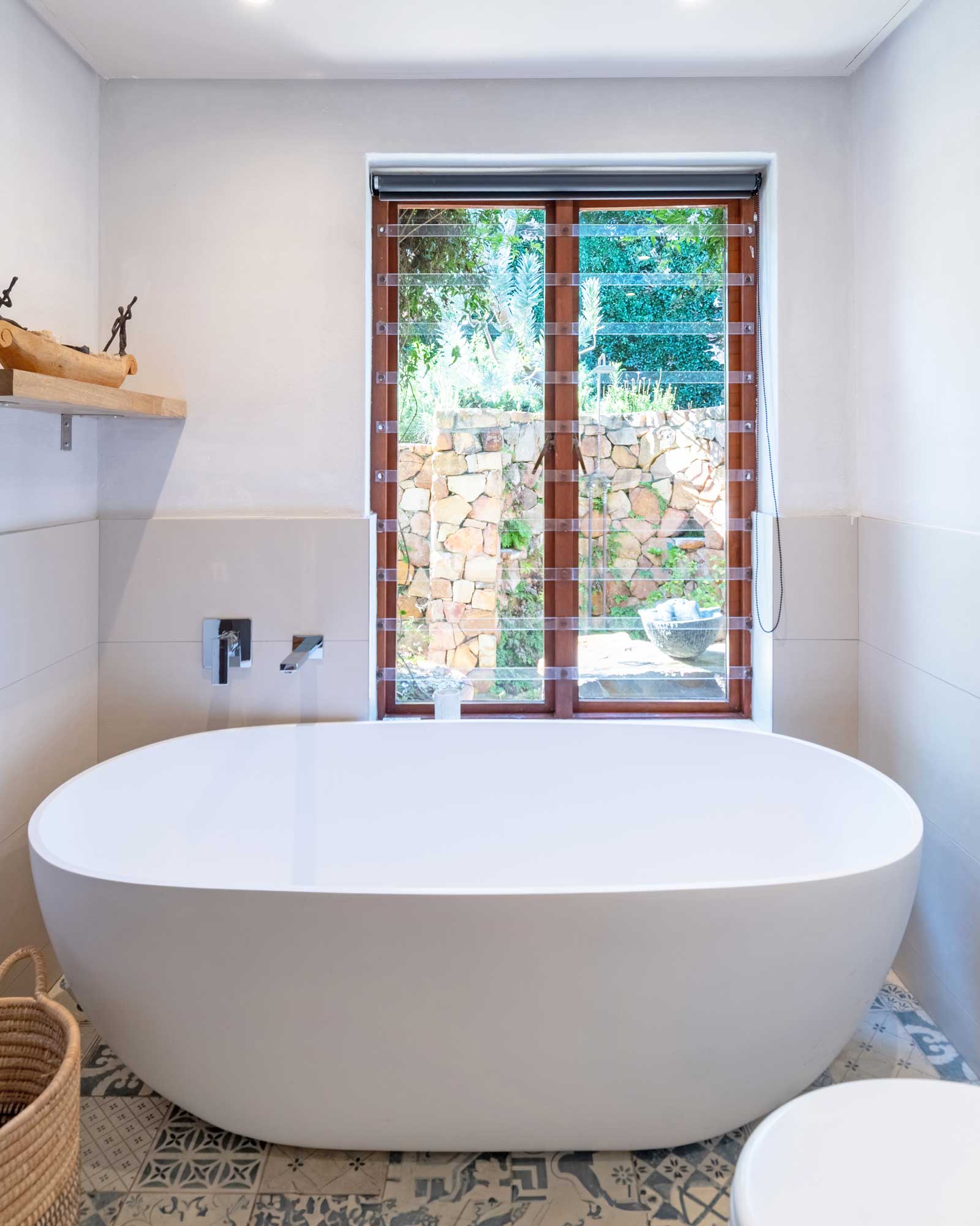 kinghorns-gardens-luxury-retreat-and-farm-garden_estate_cape-town-south-africa_main-house-interior-bathtub.jpg