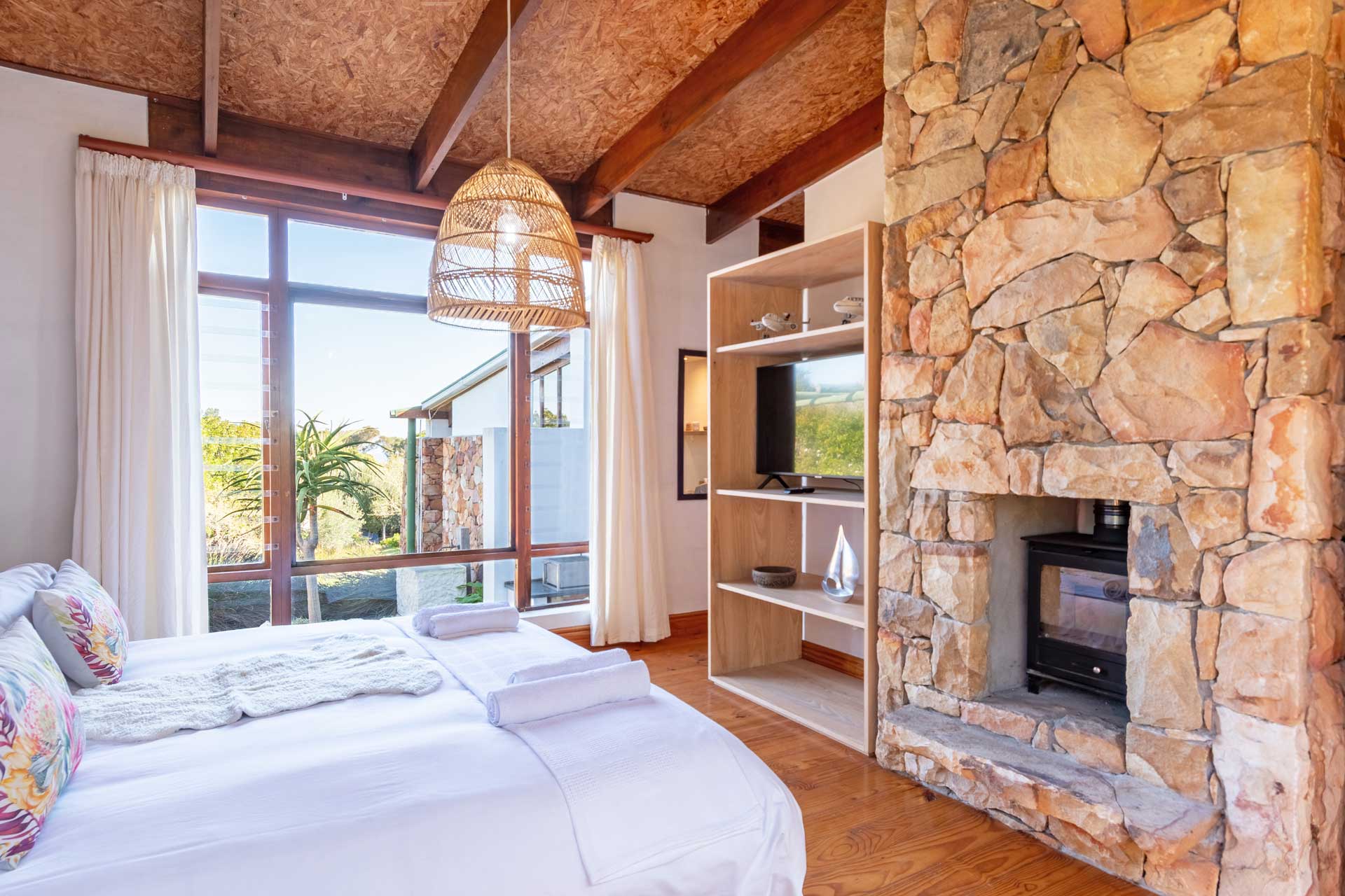 kinghorns-gardens-luxury-retreat-and-farm-garden_estate_cape-town-south-africa_main-house-interior-bedroom-design.jpg
