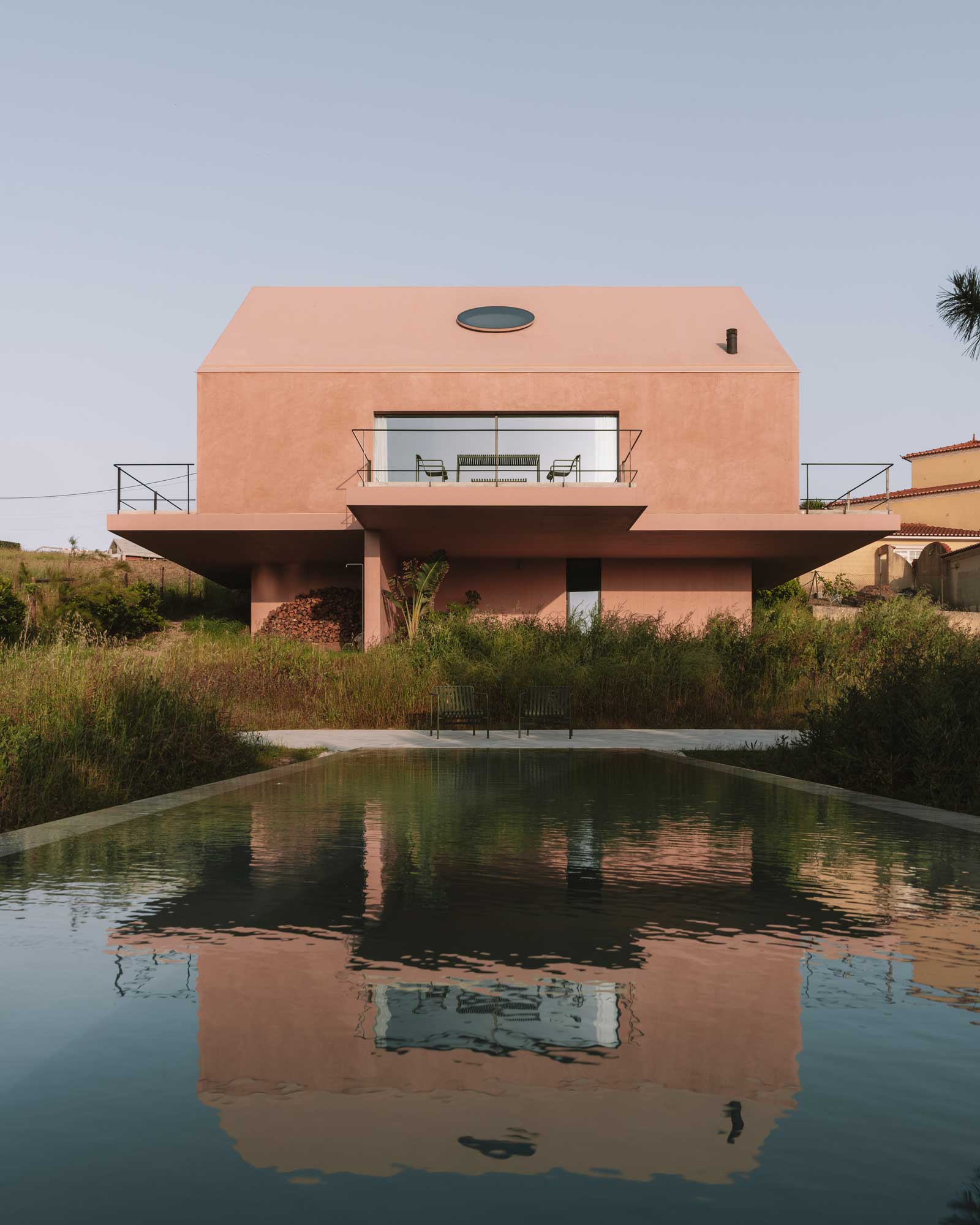 casa-plaj_villa_lisbon-portugal_exterior-facade-pool.jpg