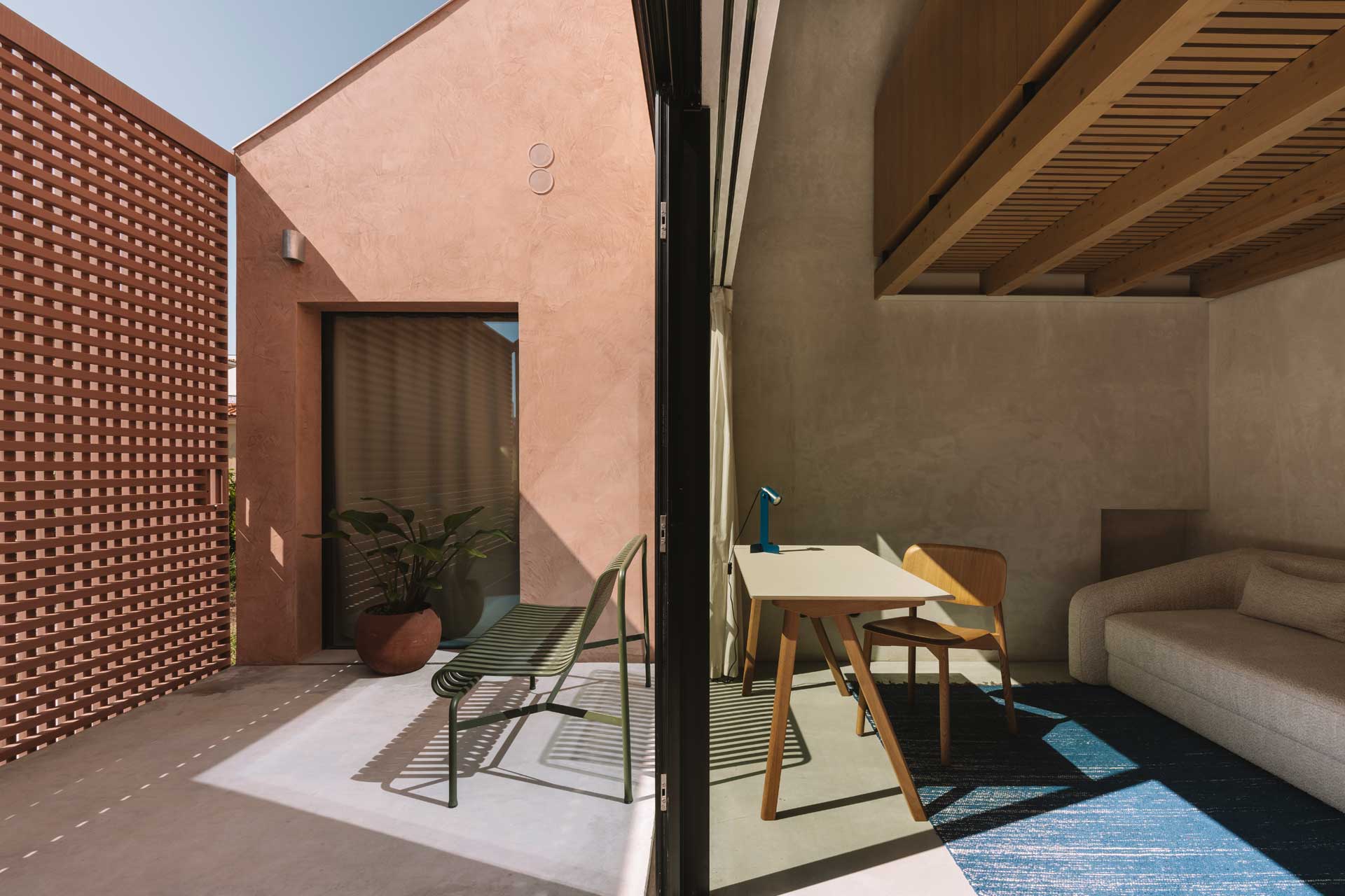 casa-plaj_villa_lisbon-portugal_exterior-interior.jpg