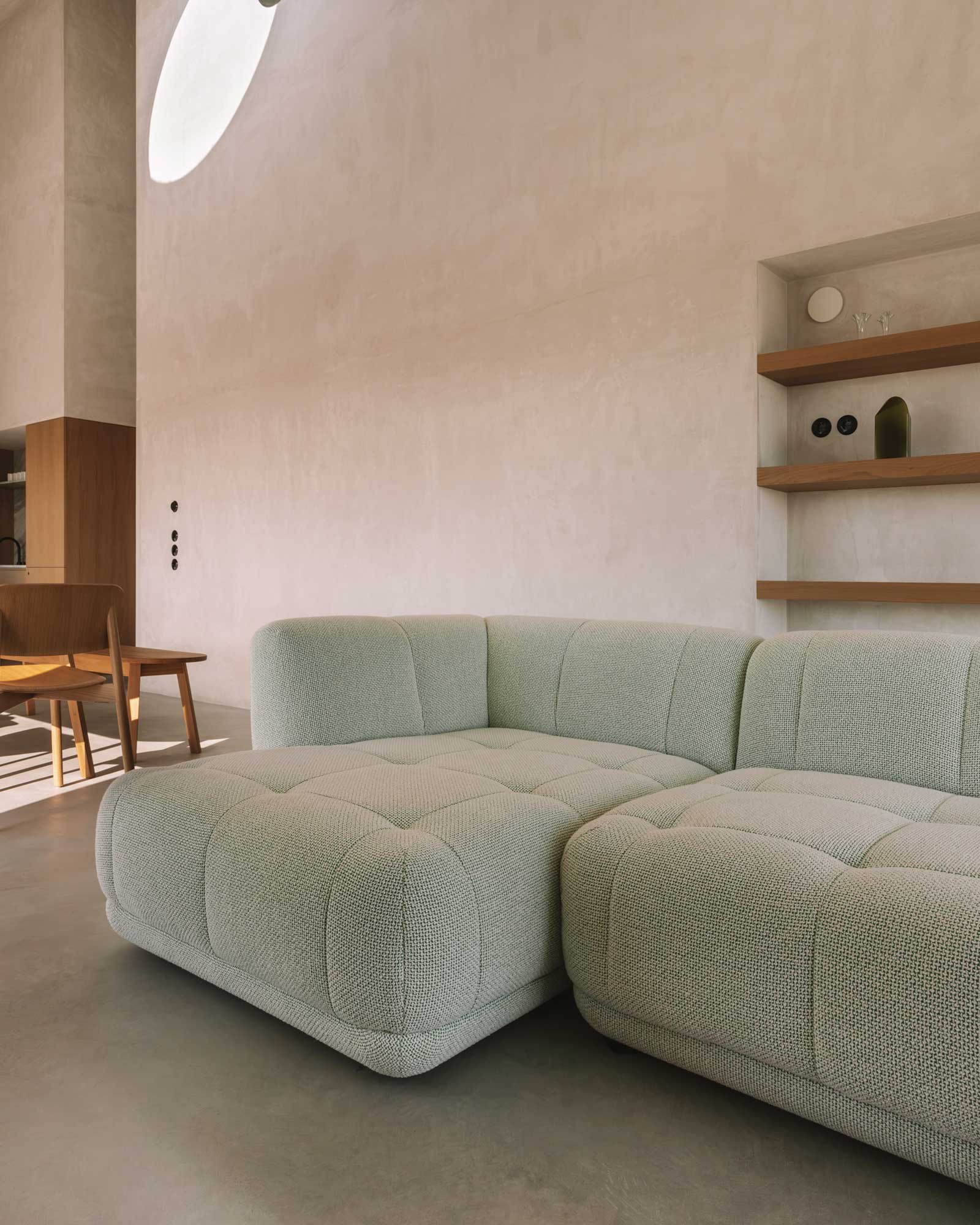 casa-plaj_villa_lisbon-portugal_exterior-sofa.jpg
