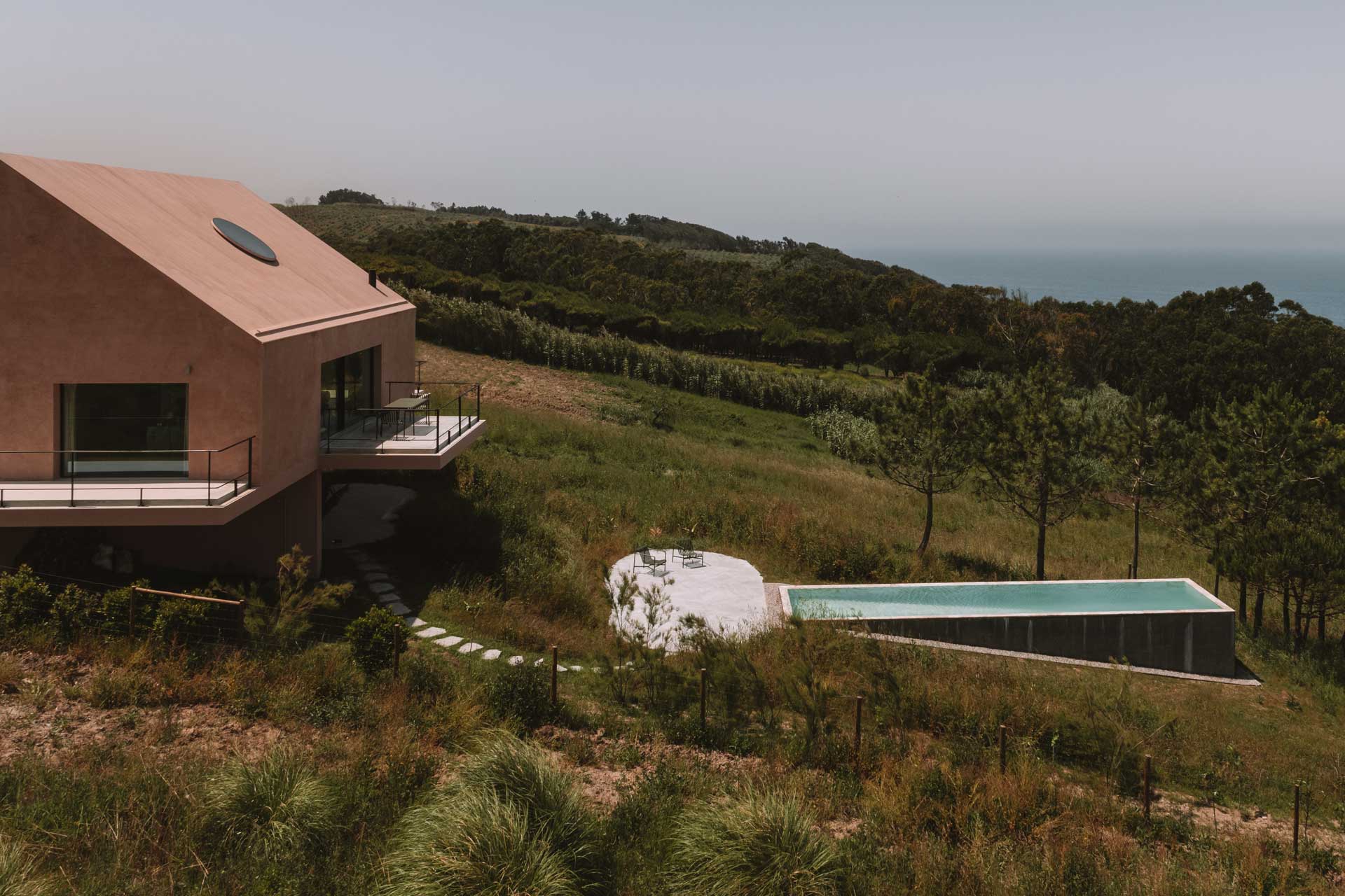 casa-plaj_villa_lisbon-portugal_exterior-view-house.jpg