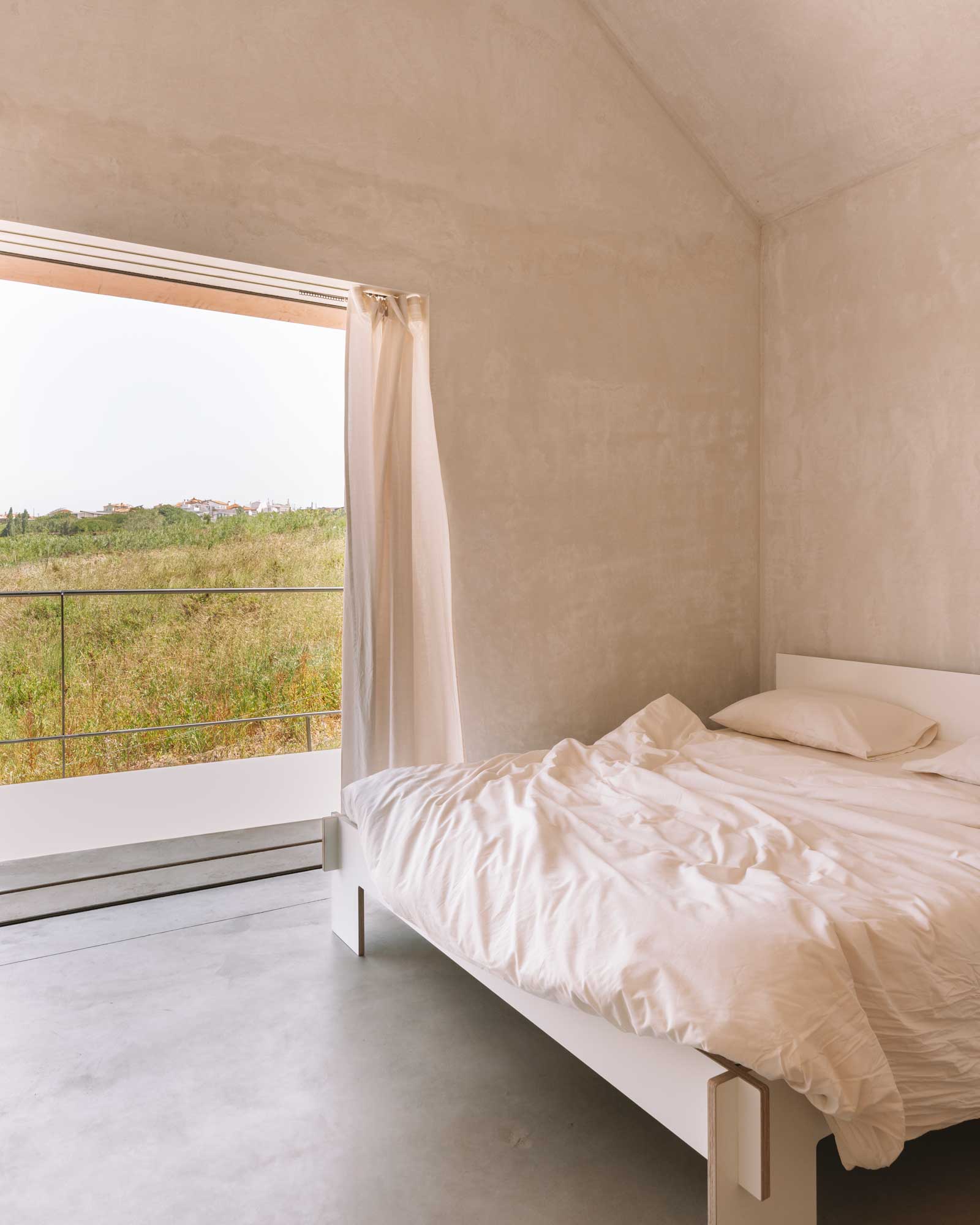 casa-plaj_villa_lisbon-portugal_interior-bedroom-view.jpg