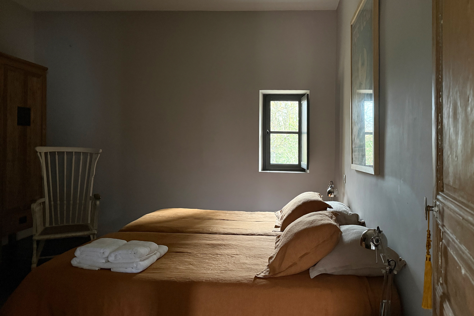 montlaur-pavillion_estate_occitanie-france_interior-bed-room.jpg