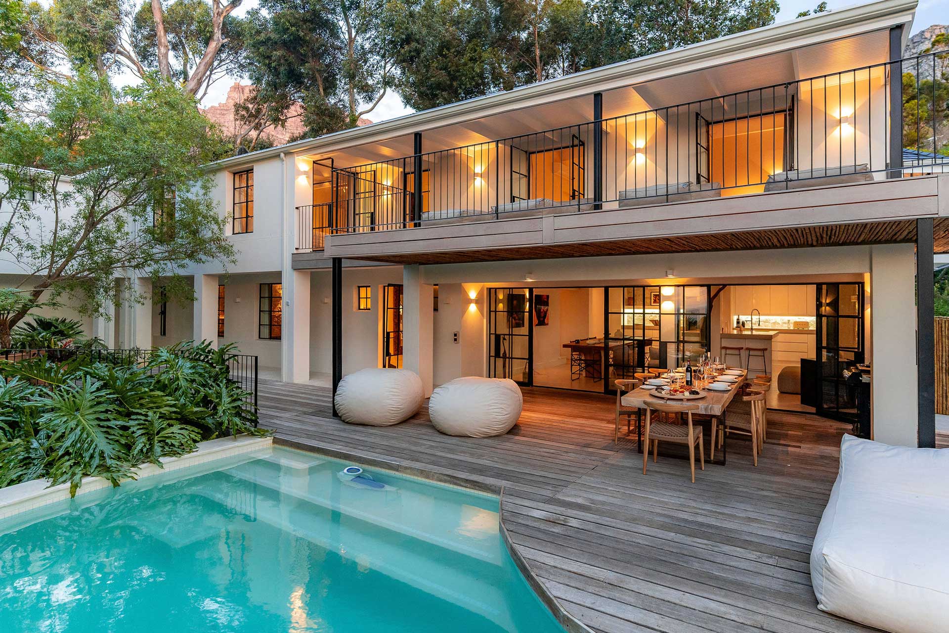 river42-camps-bay_villa_cape-town-south-africa_exterior-design.jpg